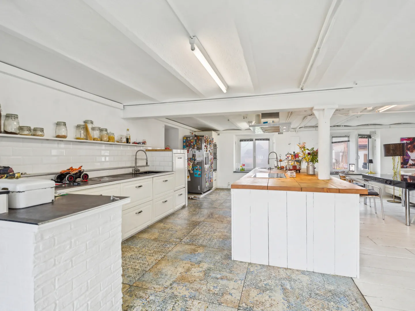 Unusual house nestled in the heart of Château-d'Oex - Photo 3 of 10