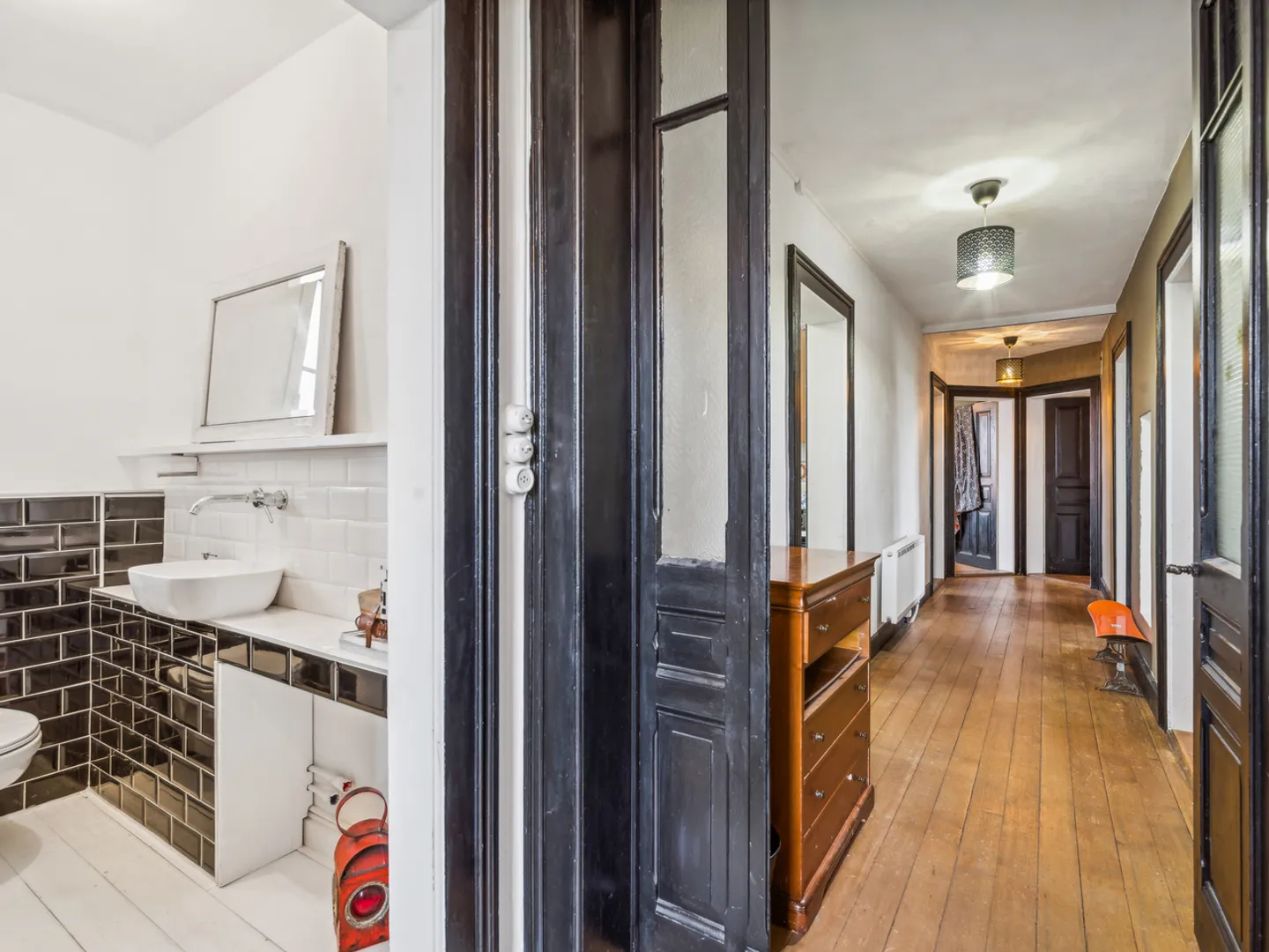 Unusual house nestled in the heart of Château-d'Oex - Photo 5 of 10