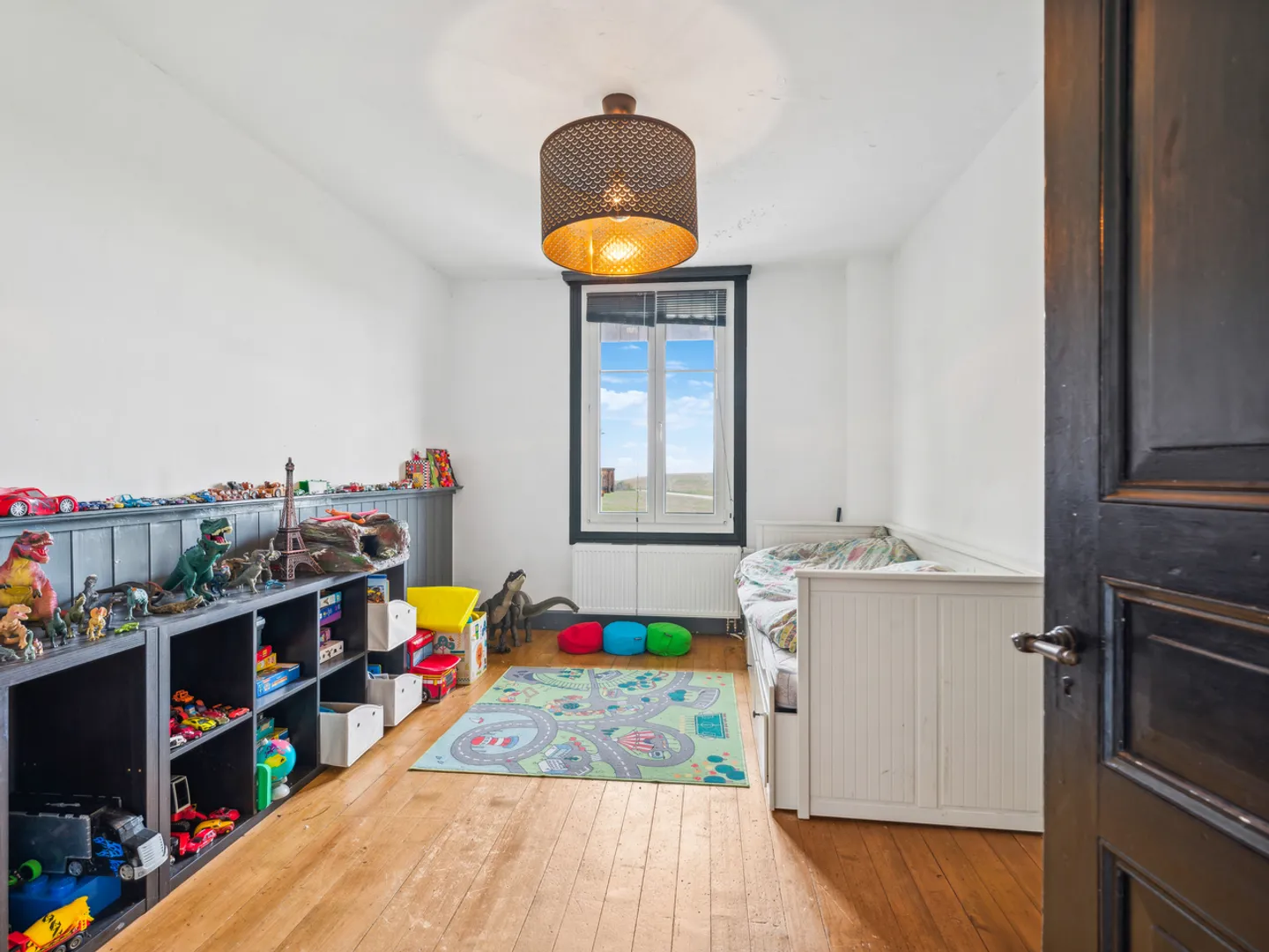 Unusual house nestled in the heart of Château-d'Oex - Photo 8 of 10