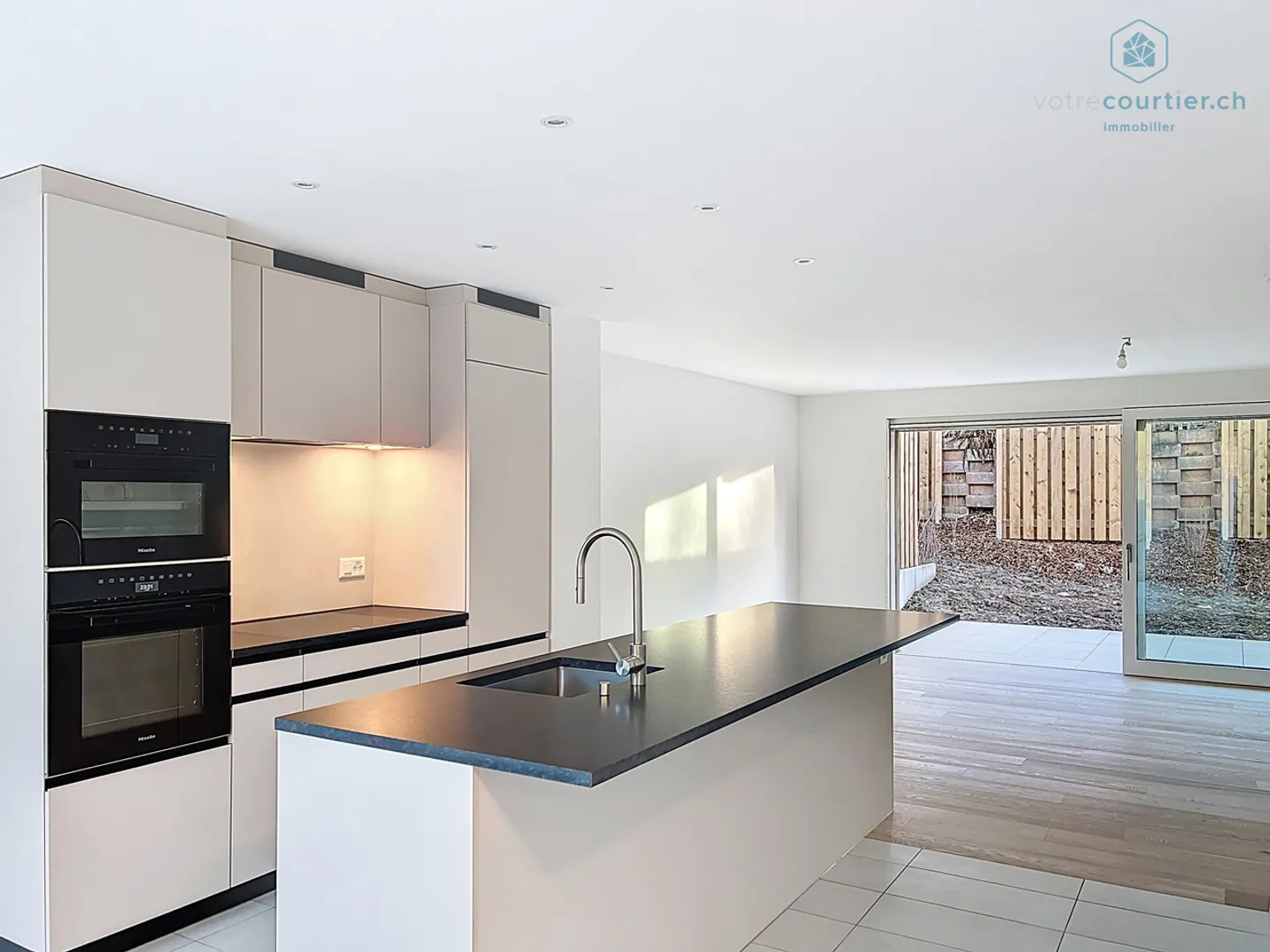 Available immediately, new villa in a quiet area without nuisance - Photo 1 of 15