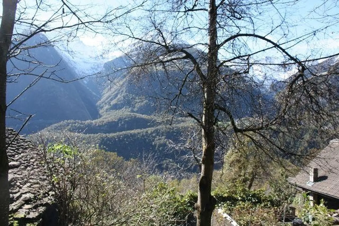 Parte di casa con vista e terreno prativo - Foto 2 di 6