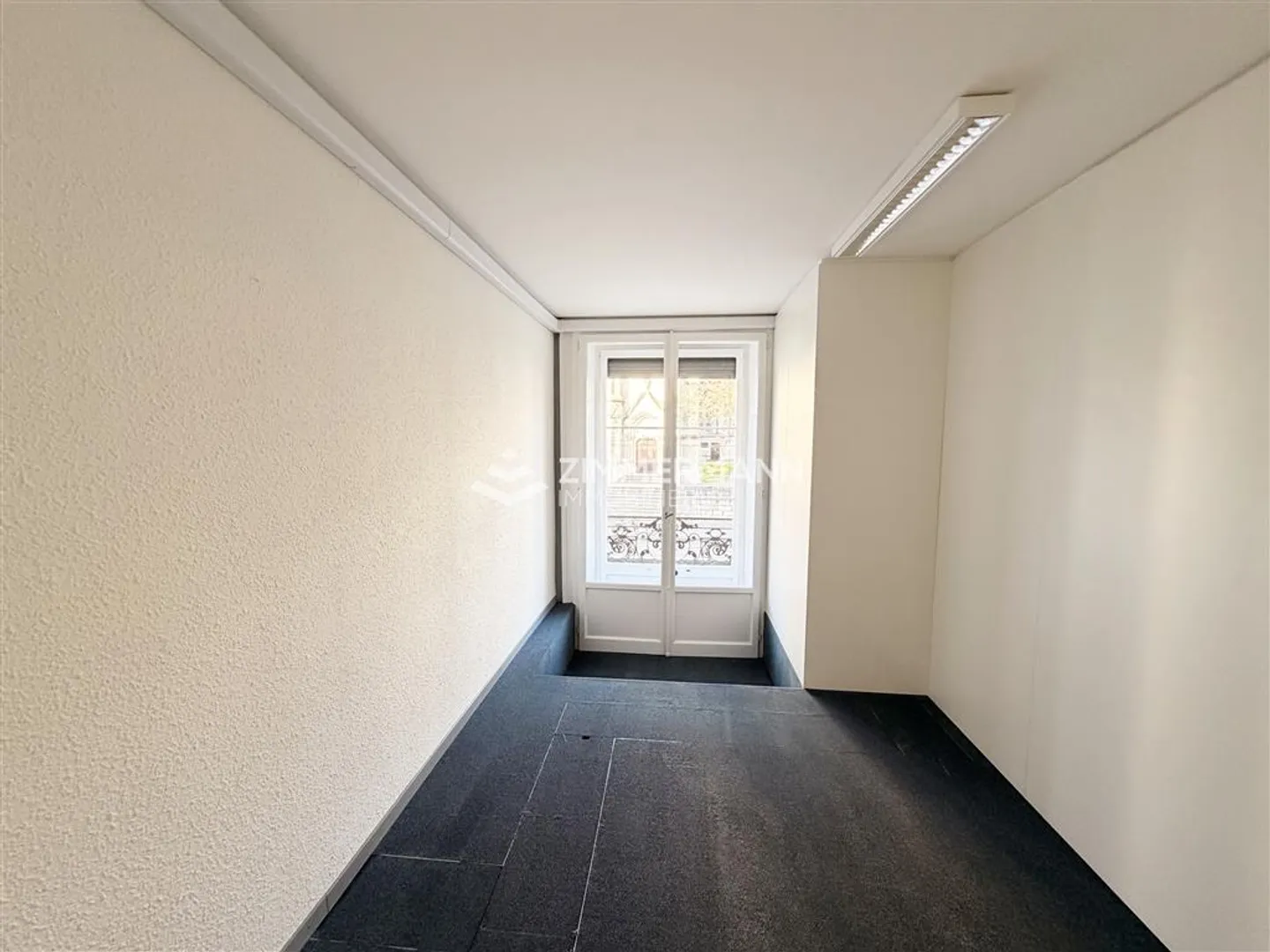 Bureaux, 120 - Photo 4 sur 8