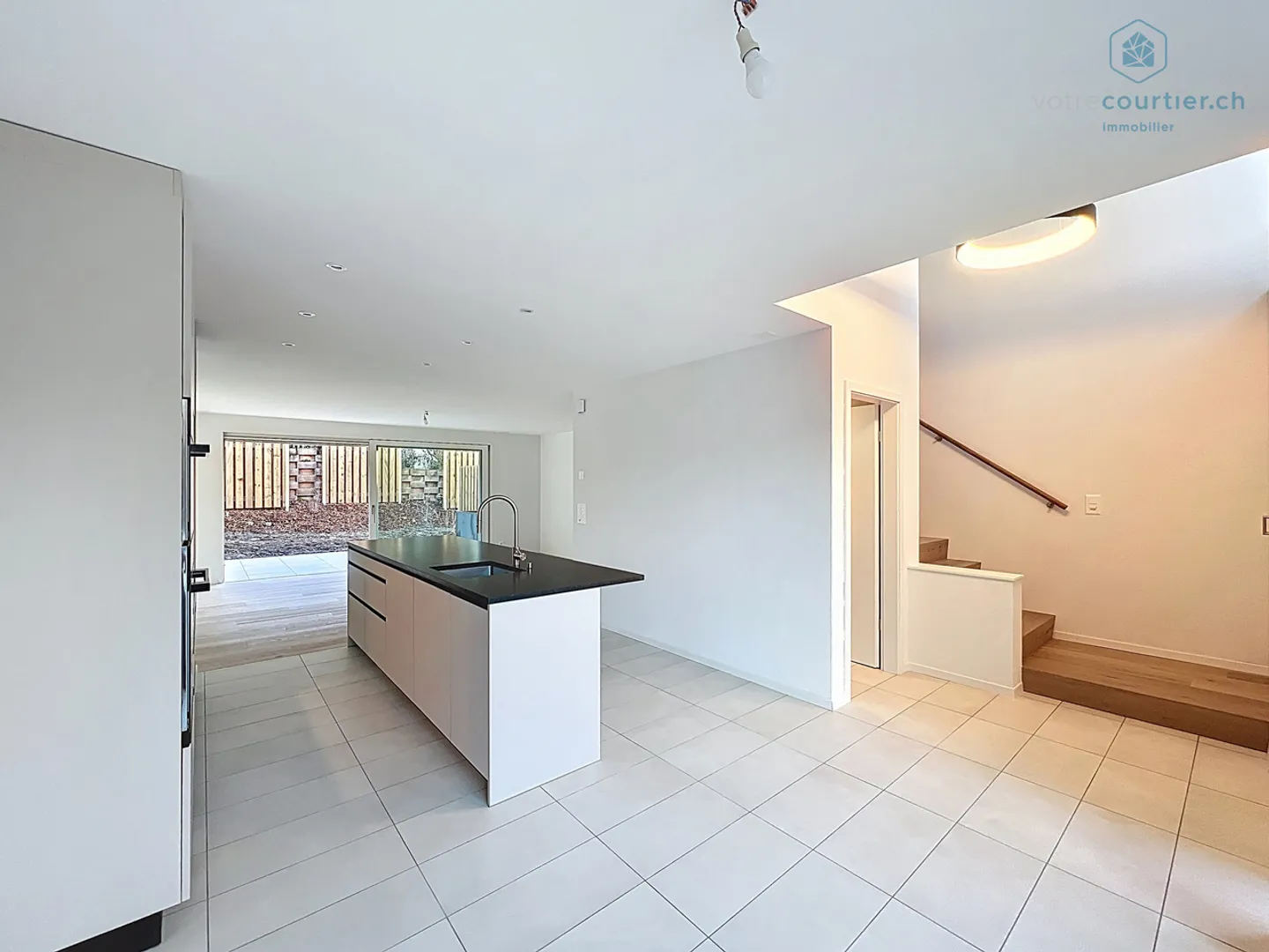 Available immediately, new villa in a quiet area without nuisance - Photo 3 of 15