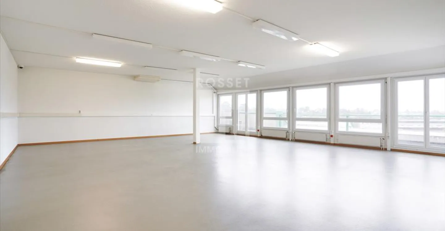 Spazioso Spazio Commerciale - Foto 2 di 9