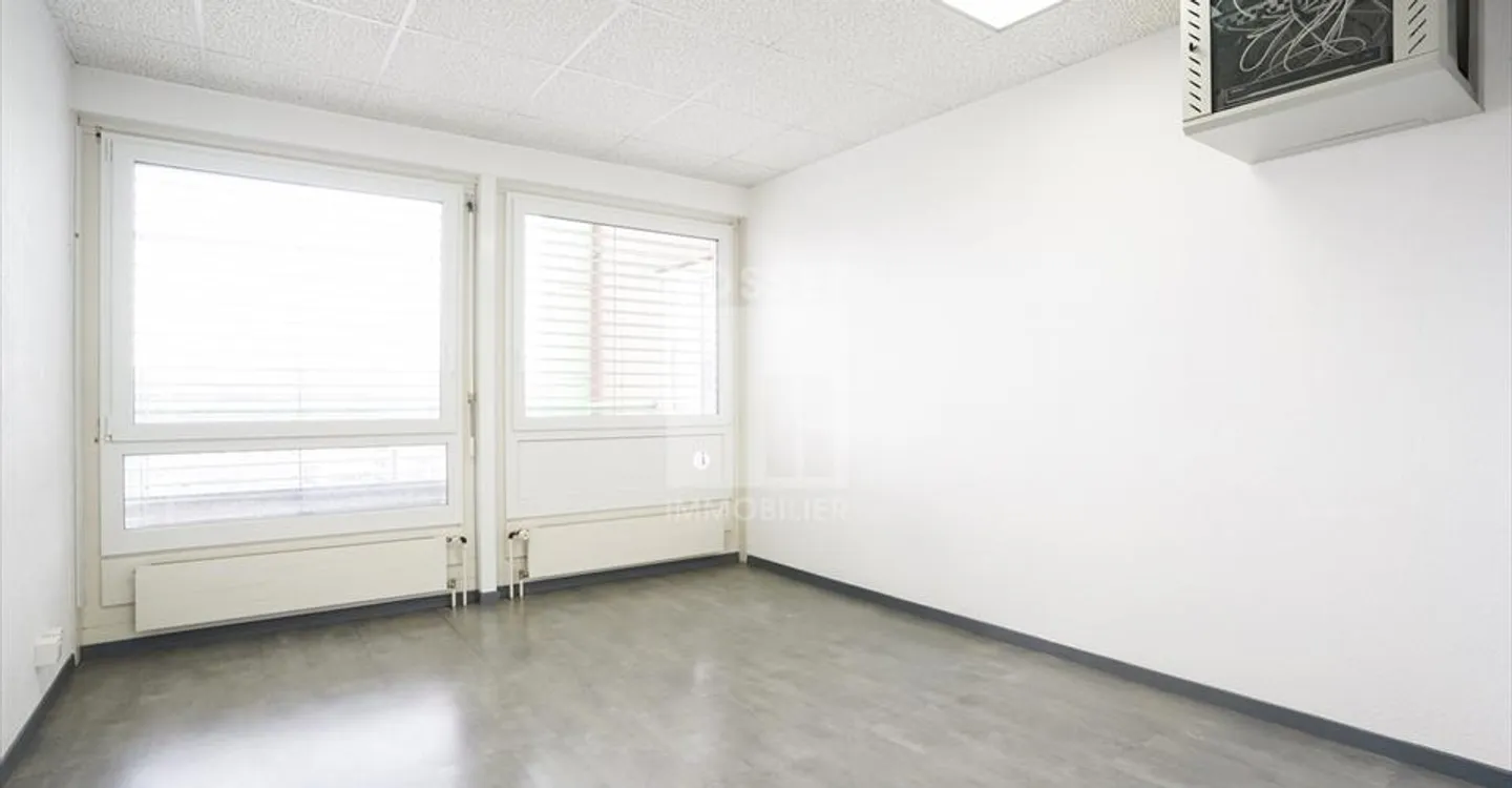 Spazioso Spazio Commerciale - Foto 3 di 9