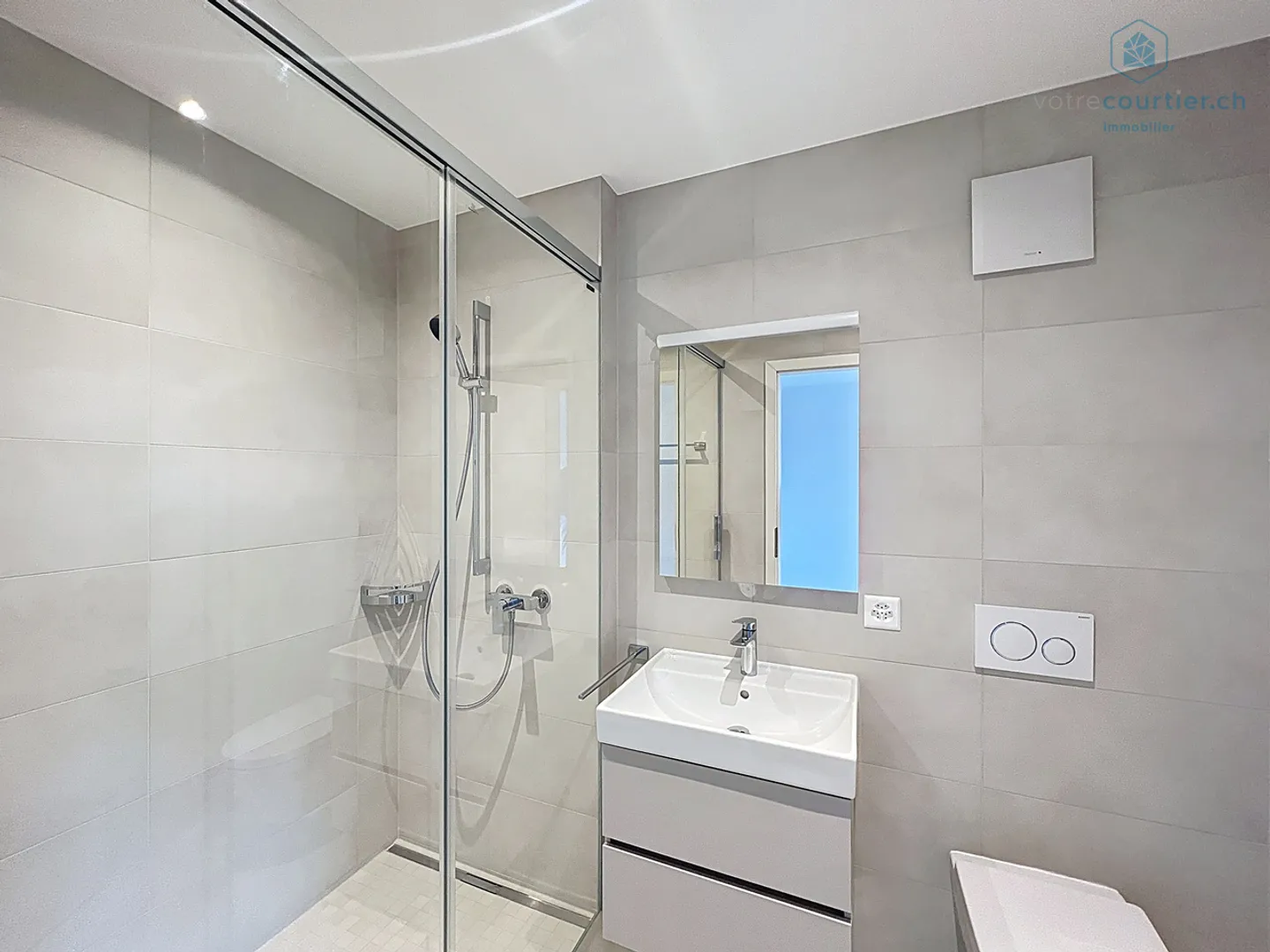 Available immediately, new villa in a quiet area without nuisance - Photo 10 of 15