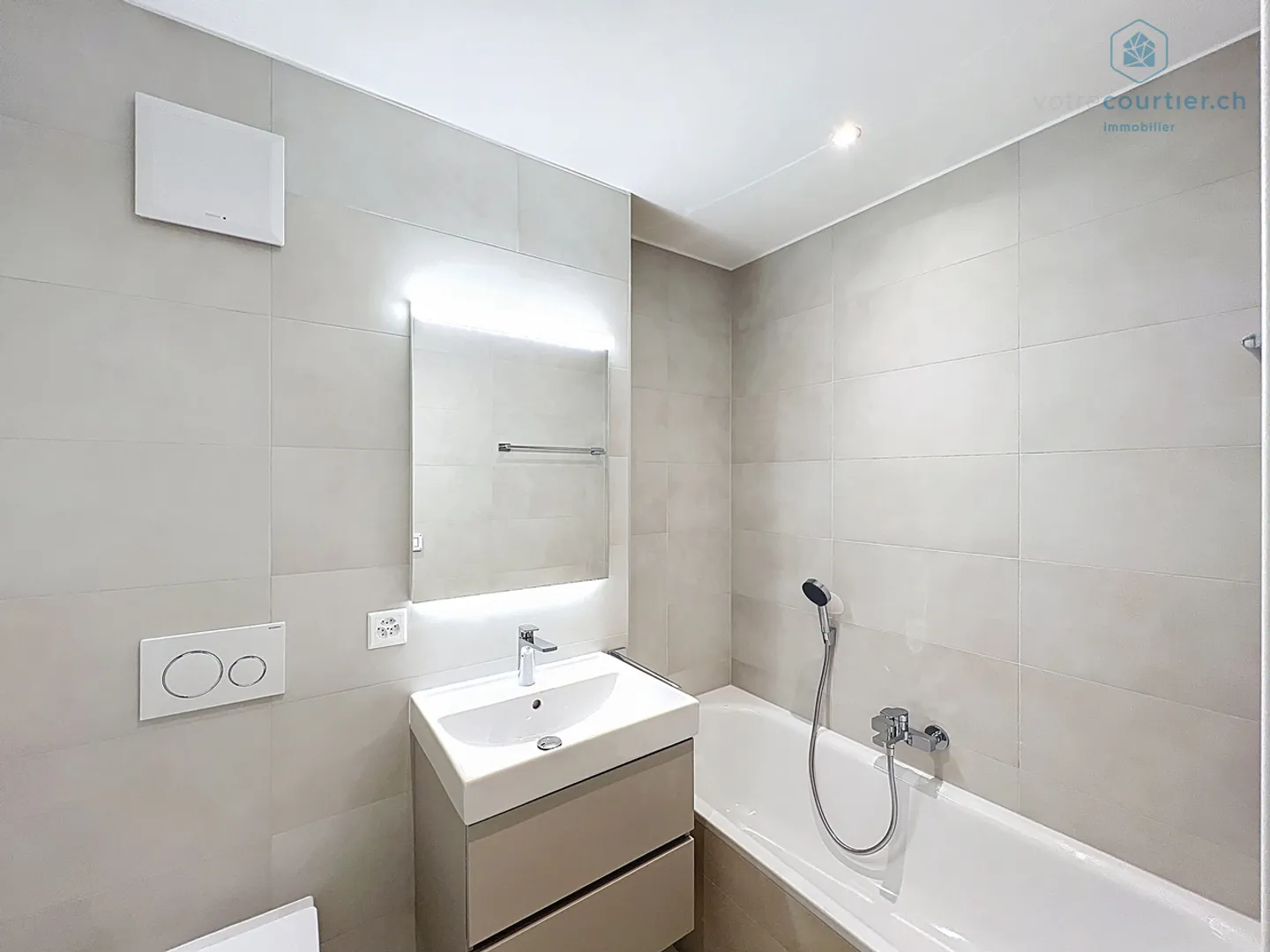 Available immediately, new villa in a quiet area without nuisance - Photo 13 of 15