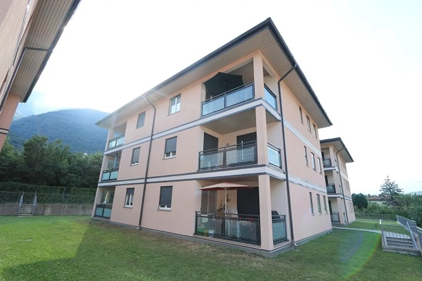Appartement moderne avec belle vue - Photo 1 sur 13