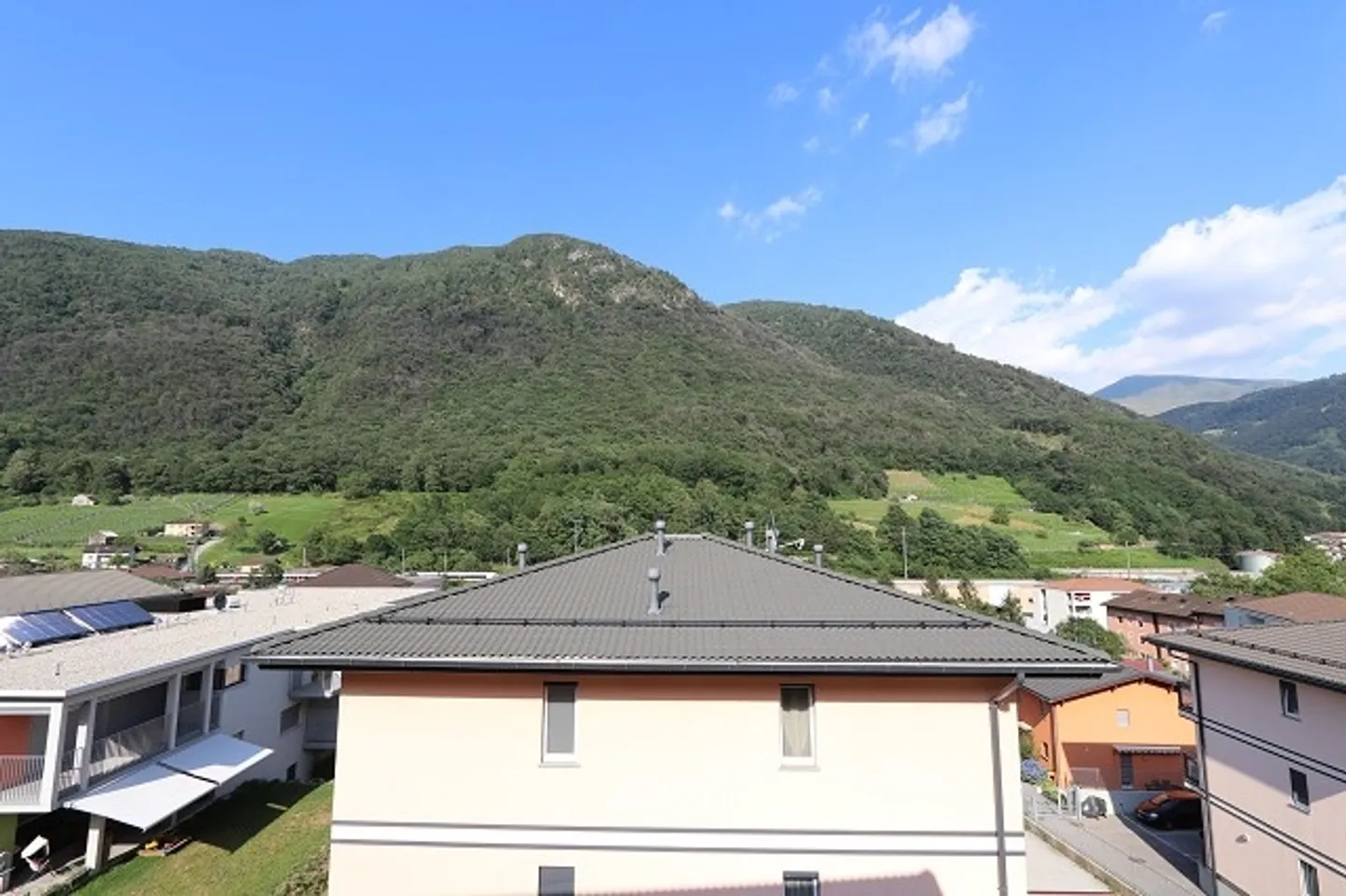 Appartement moderne avec belle vue - Photo 4 sur 13