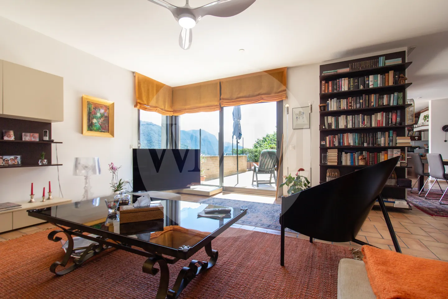 Large and Bright Single-Family House with Lake View - Photo 2 of 13