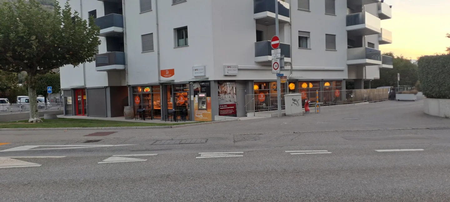 Gewerblicher Duplex in Martigny - Foto 1 von 14