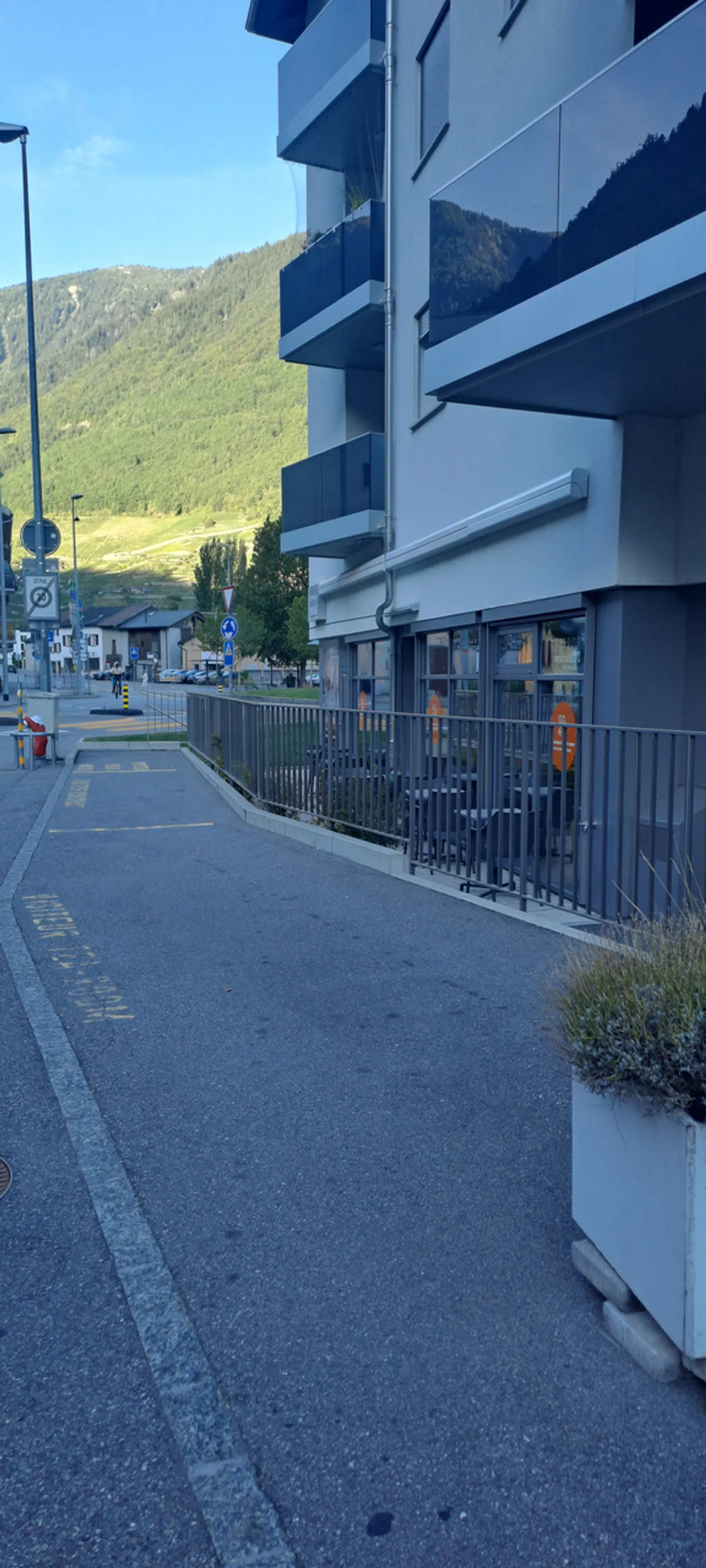Gewerblicher Duplex in Martigny - Foto 13 von 14