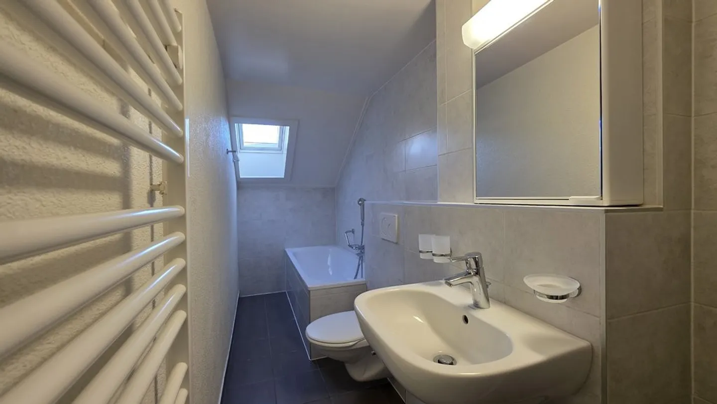 Bel appartement de 3 pièces avec tout le confort à un prix de location attractif - Photo 9 sur 10