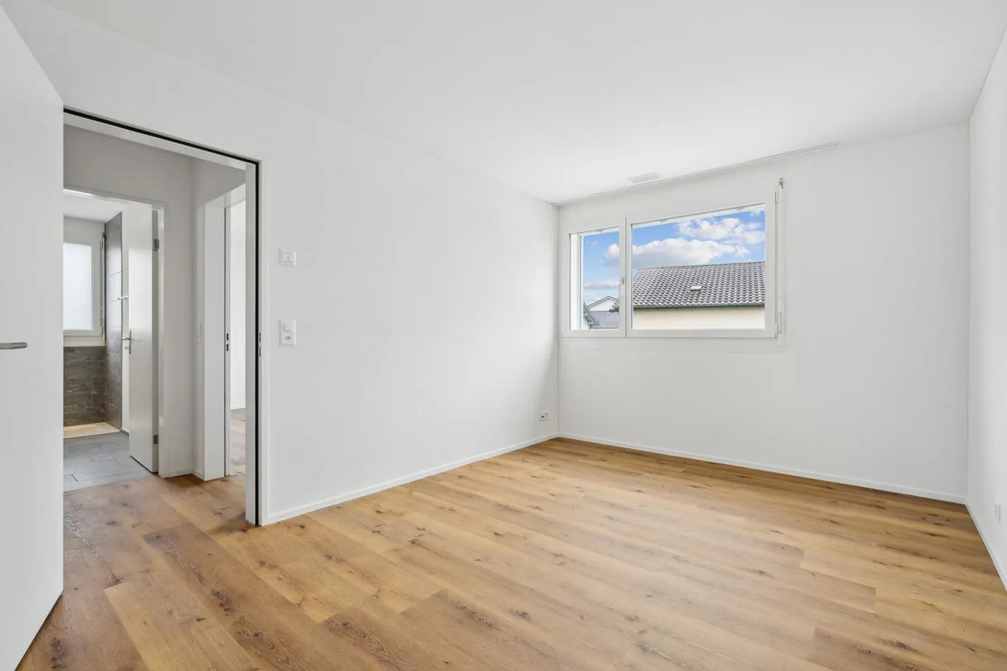 Central, modern 3.5 room apartment - Photo 11 of 26
