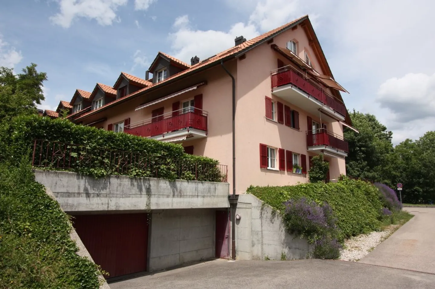 Indoor parking spaces in Prangins - Photo 1 of 1