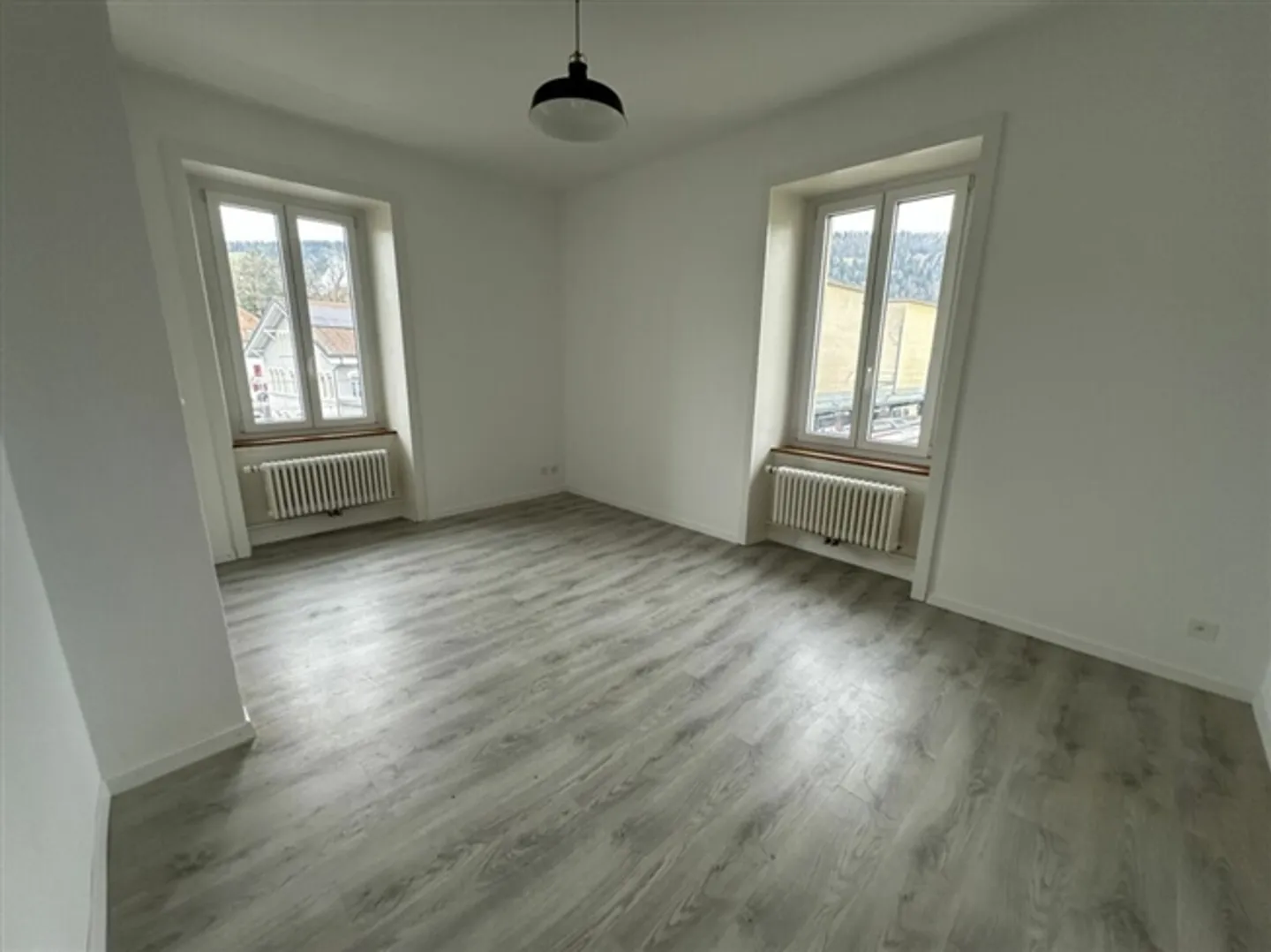 Funktionale 3-Zimmer-Wohnung in Couvet - Foto 3 von 6