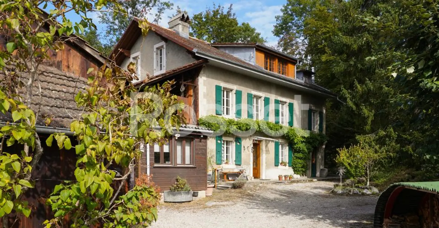 Belle bâtisse du XIXe à rénover au coeur de Céligny - Foto 1 di 6