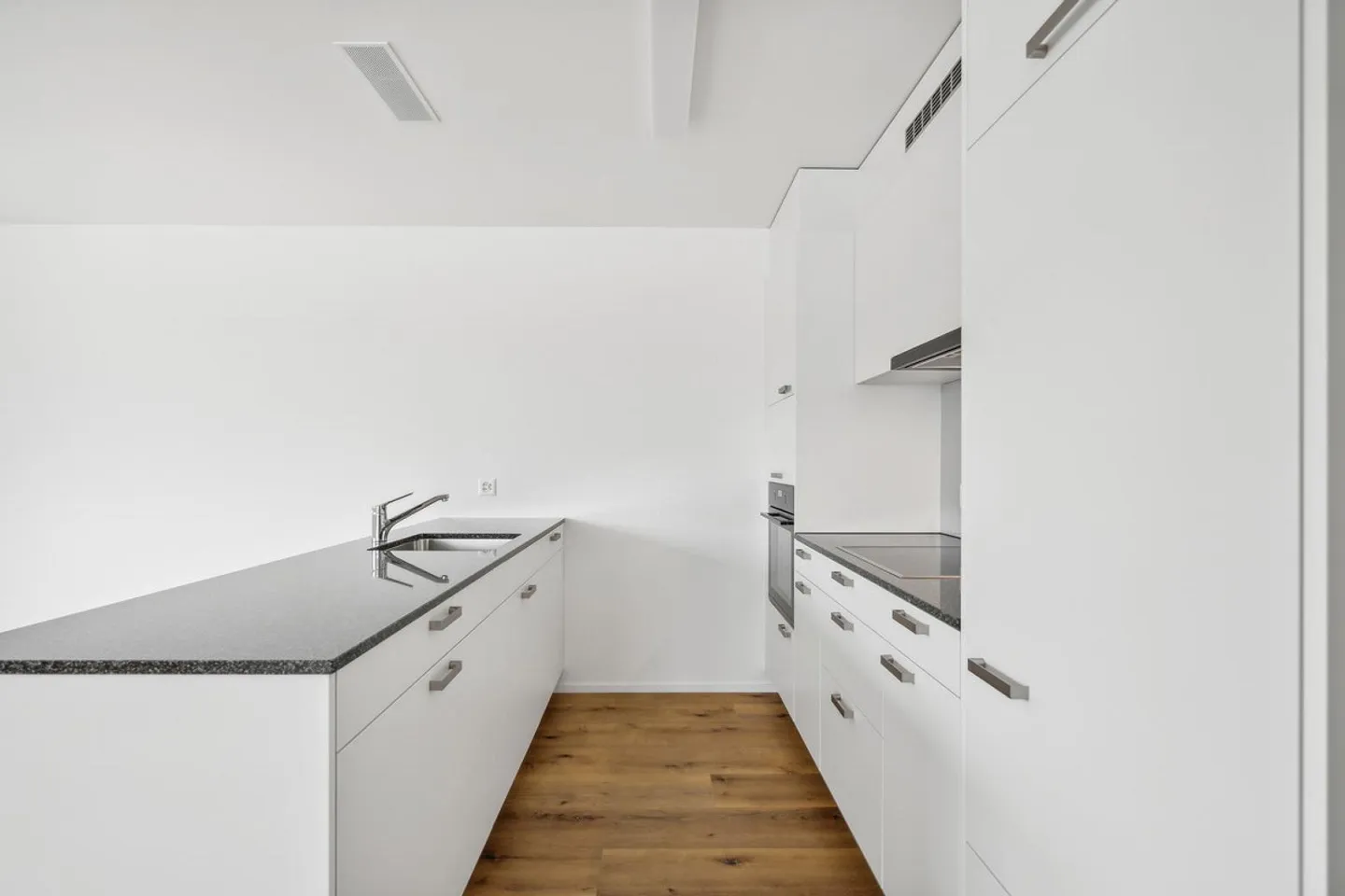 Central, modern 3.5 room apartment - Photo 14 of 26
