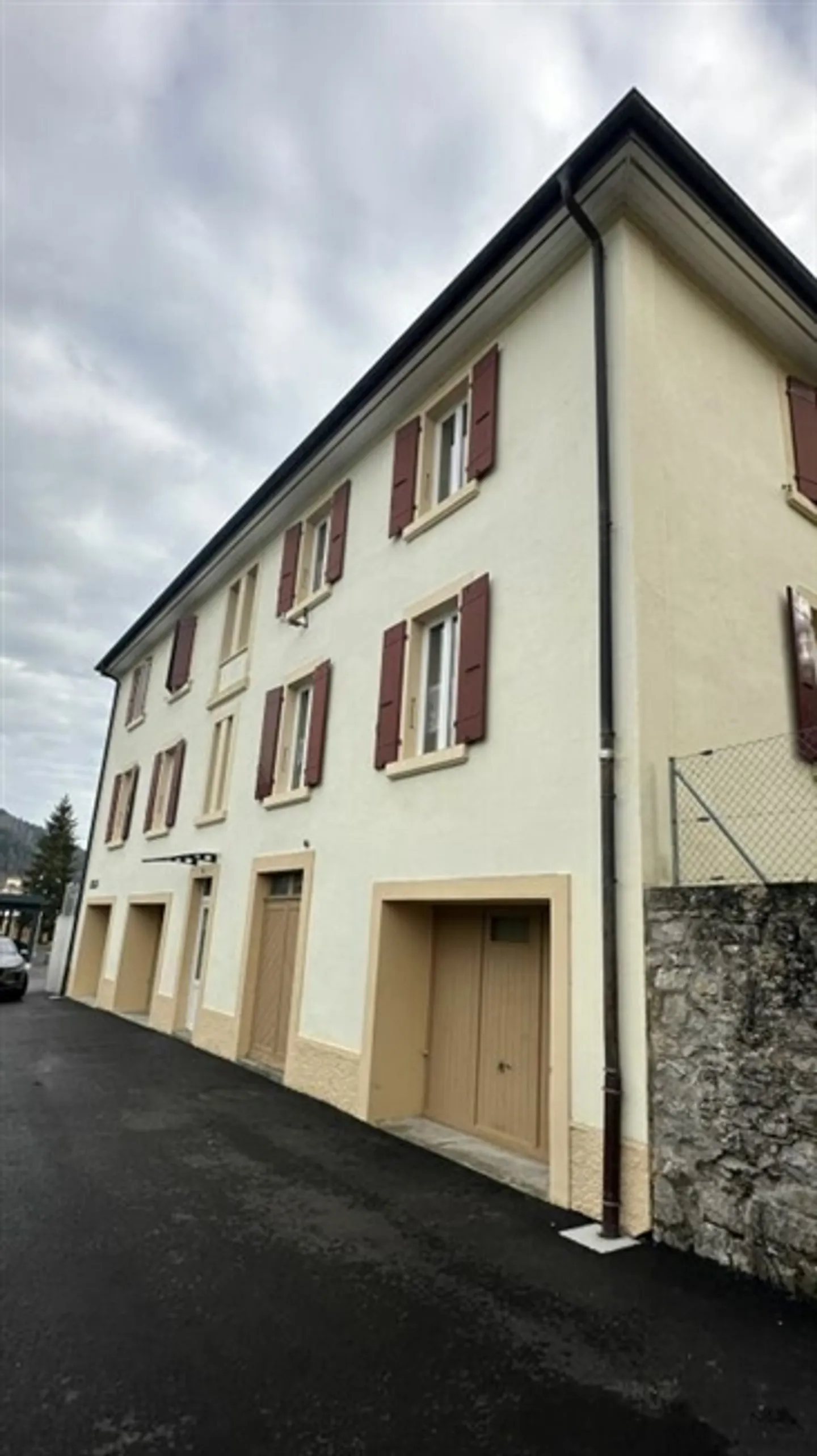 Funktionale 3-Zimmer-Wohnung in Couvet - Foto 1 von 6