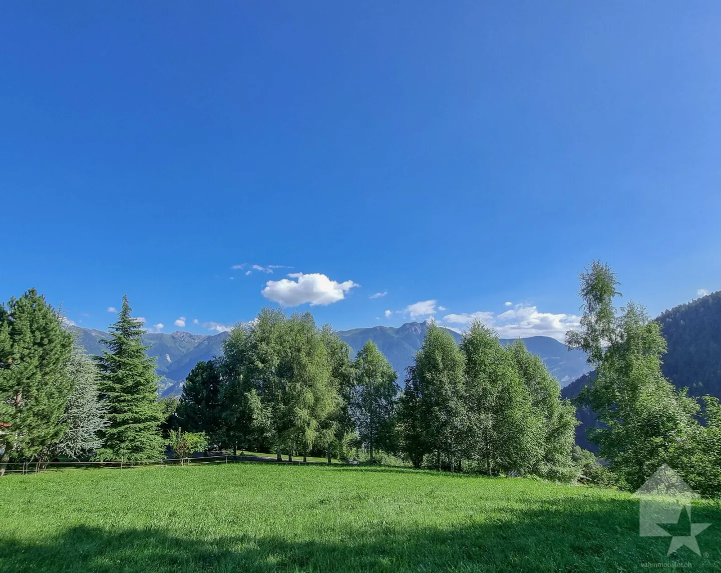 Chalet with 5.5 rooms on plan, quiet, sunny, beautiful view - Photo 2 of 4