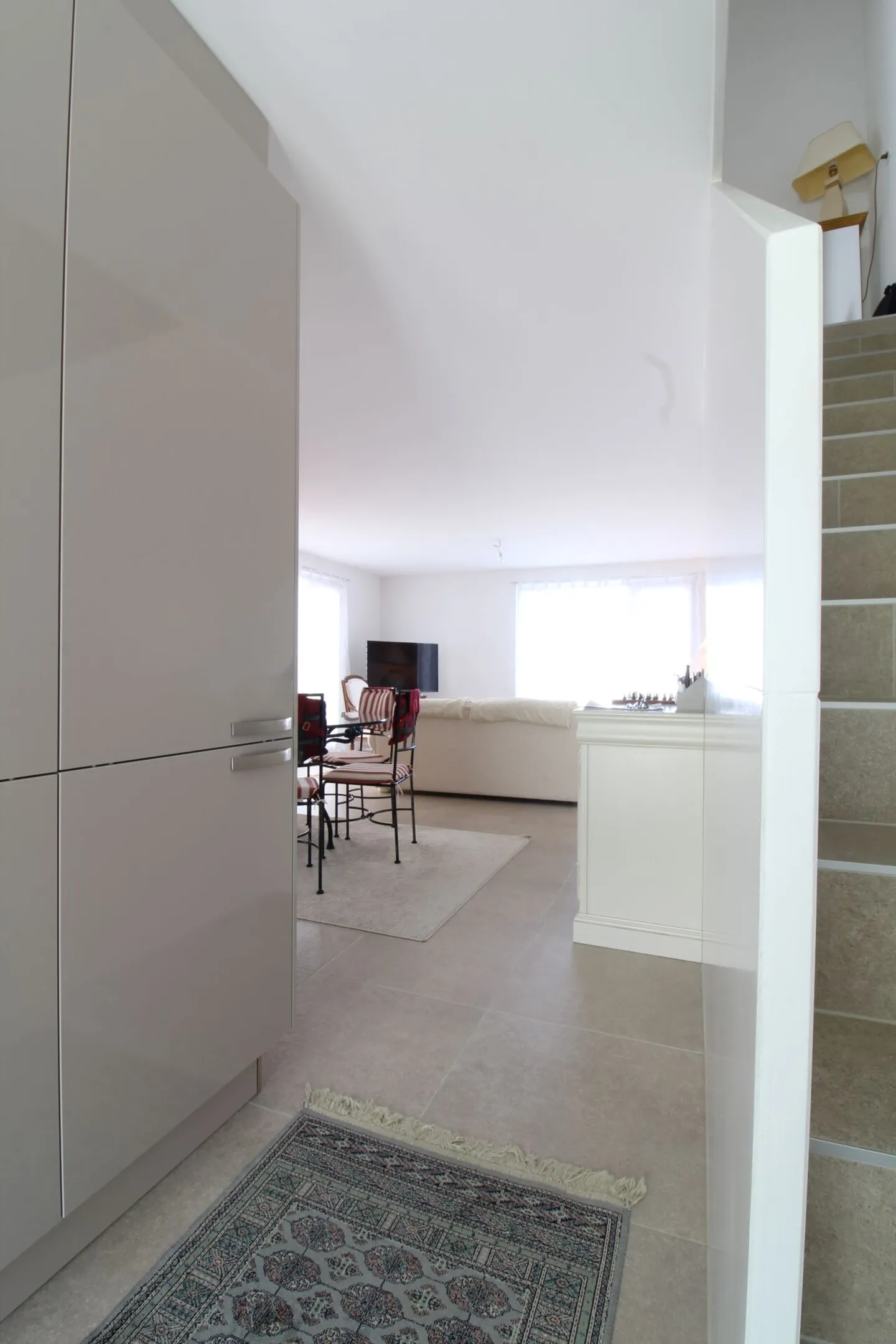 Bella villa bifamiliare di 140 m², distribuita in due appartamenti - Foto 7 di 16