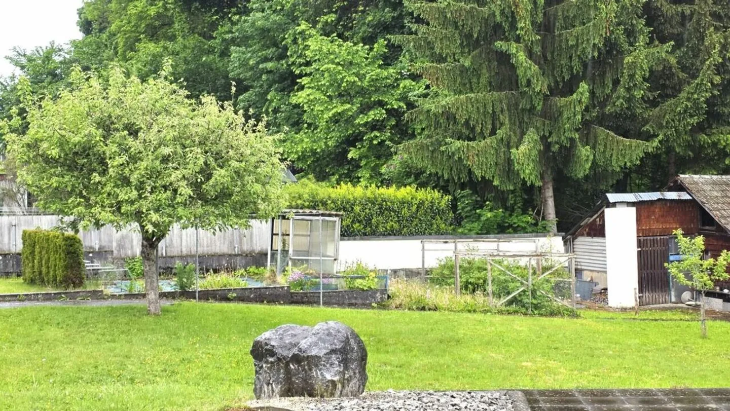 Charming Villa with Garden - Photo 12 of 12
