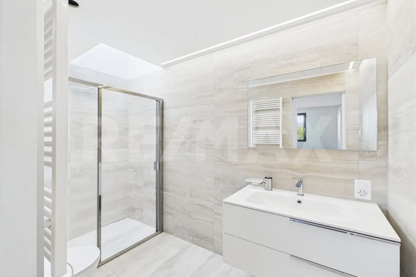 Attico Elegante con Vista Lago - Foto 10 di 13