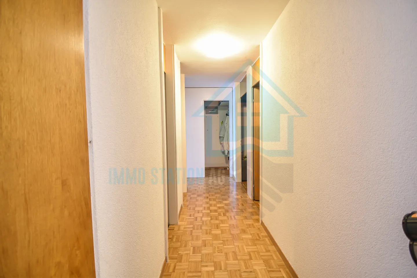 Spacious 5.5-room apartment near the village center of Neuenhof - Photo 8 of 11