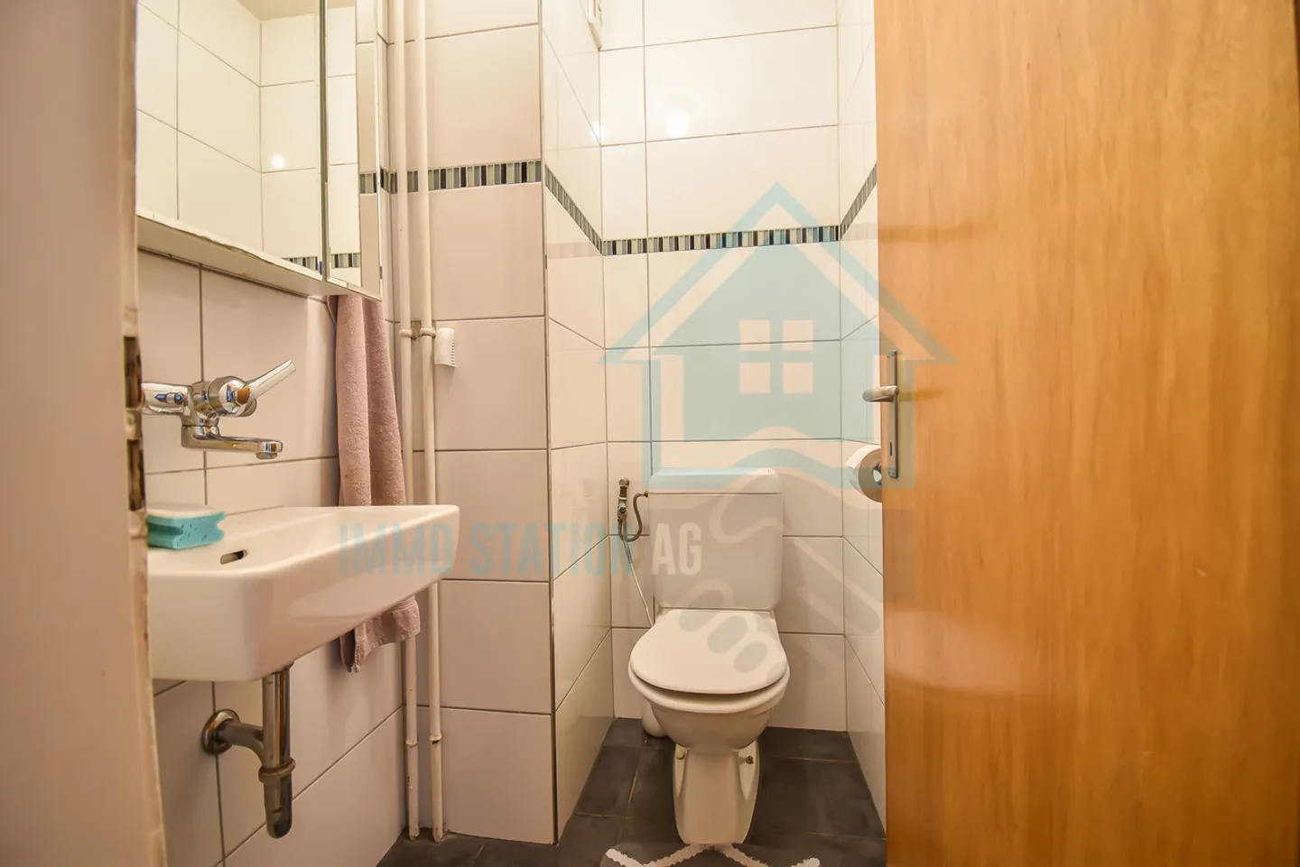 Spacious 5.5-room apartment near the village center of Neuenhof - Photo 9 of 11
