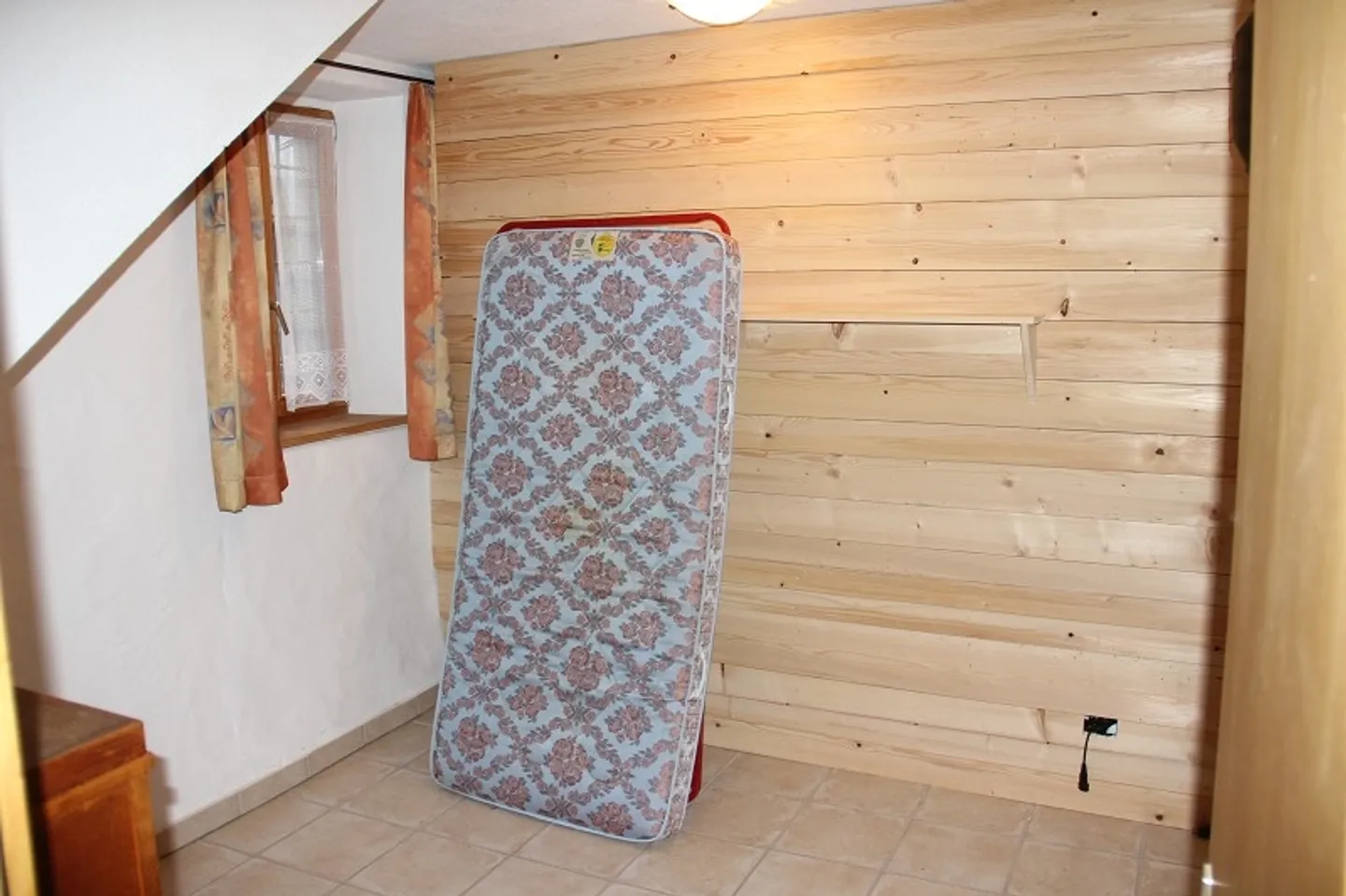 Rustico di 3 stanze nel centro del villaggio con balcone - Foto 2 di 8