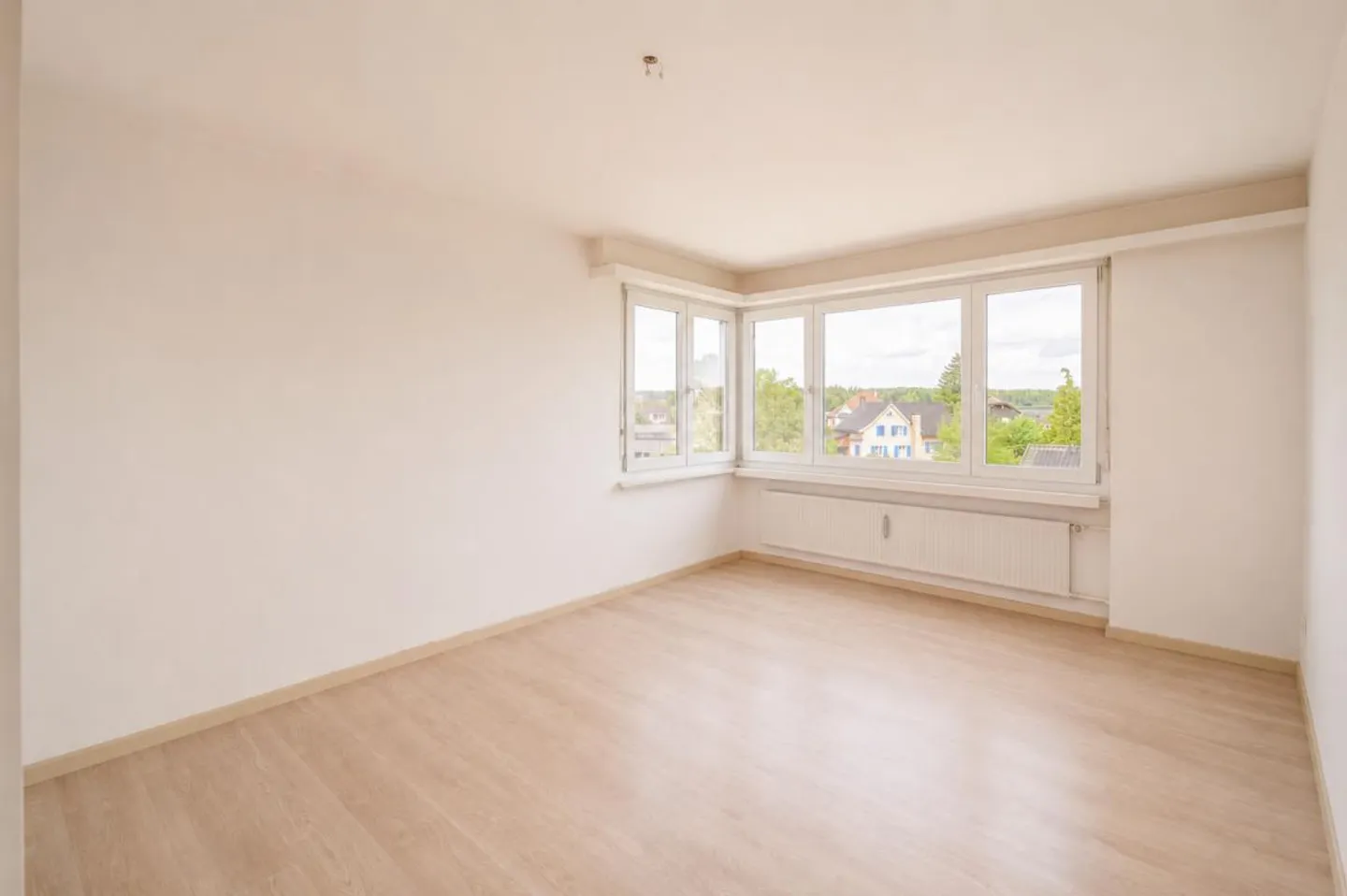 Appartement spacieux de 5,5 pièces dans un emplacement familial à Erlen - Photo 9 sur 19