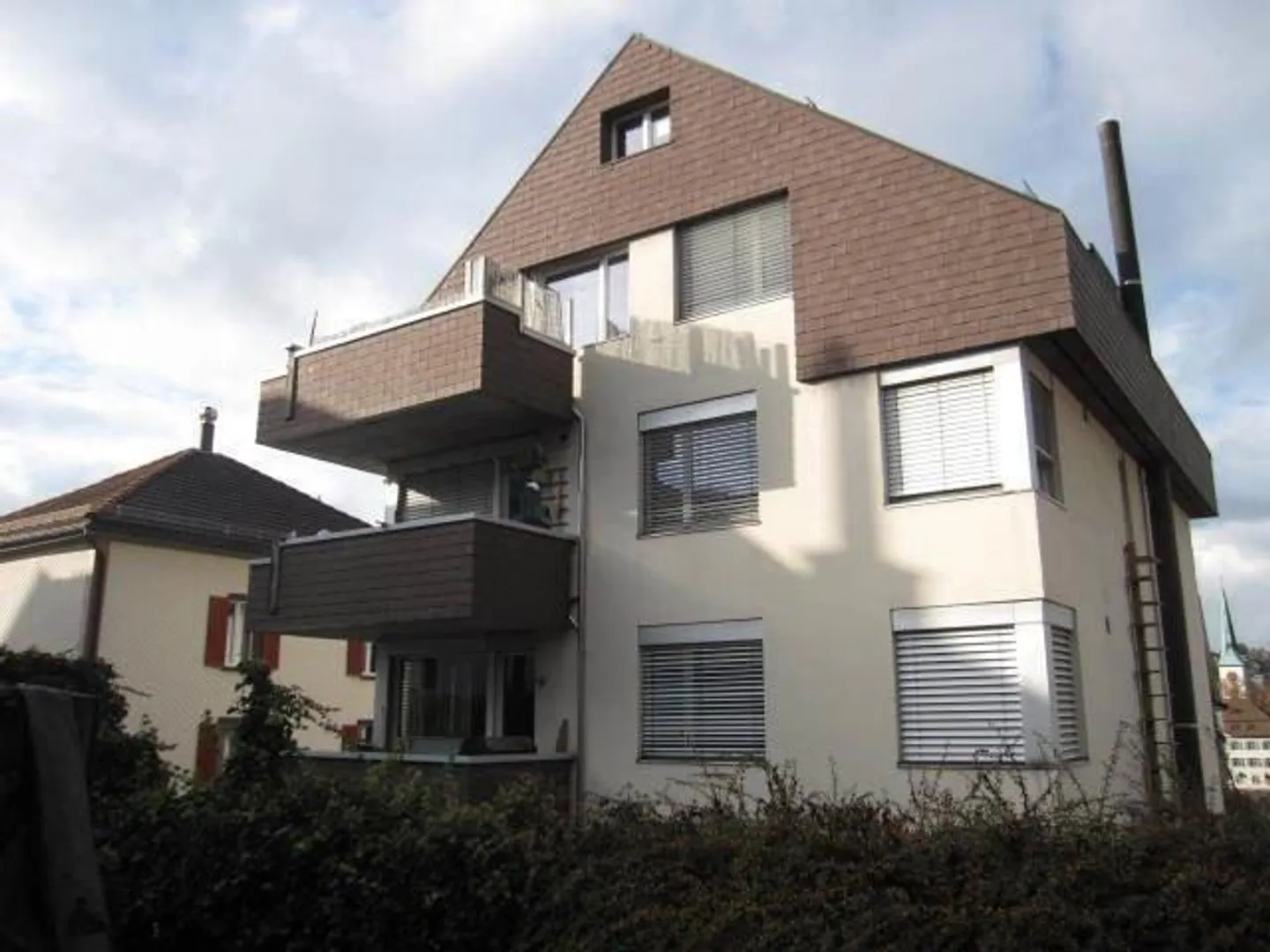 Appartamento in una posizione tranquilla e soleggiata vicino all'ospedale - Foto 1 di 5