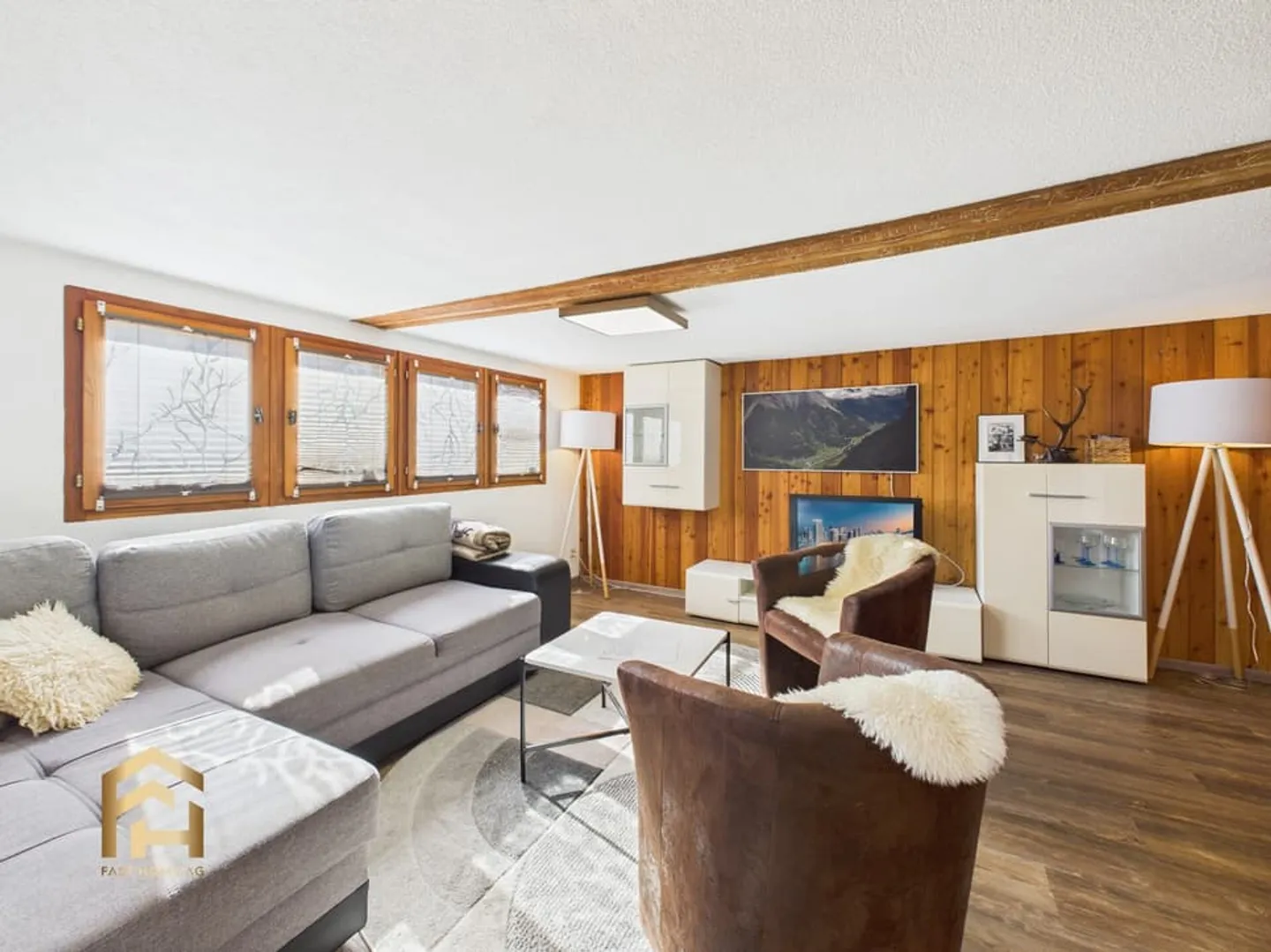 3.5-room apartment with outdoor seating area and balcony, including expandable stable and G - Photo 1 of 13