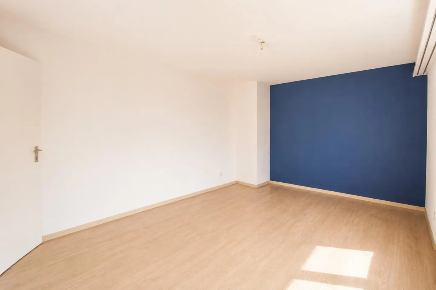 Appartement spacieux de 5,5 pièces dans un emplacement familial à Erlen - Photo 13 sur 19