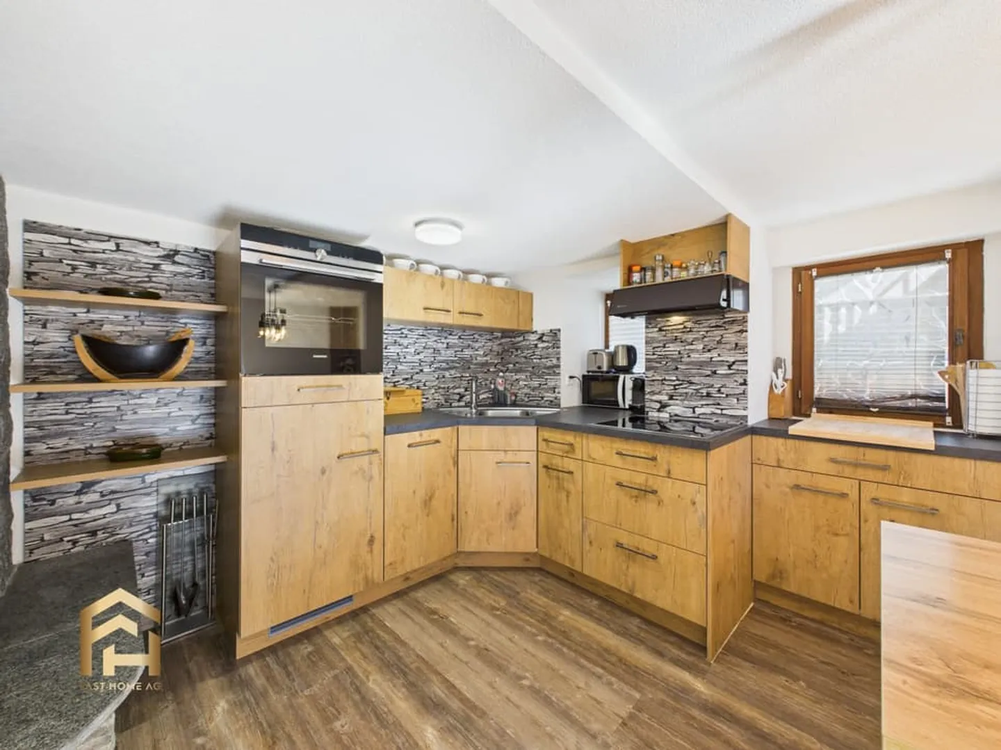 3.5-room apartment with outdoor seating area and balcony, including expandable stable and G - Photo 4 of 13