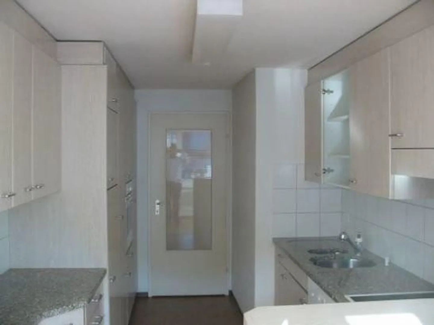 Appartamento in una posizione tranquilla e soleggiata vicino all'ospedale - Foto 2 di 5