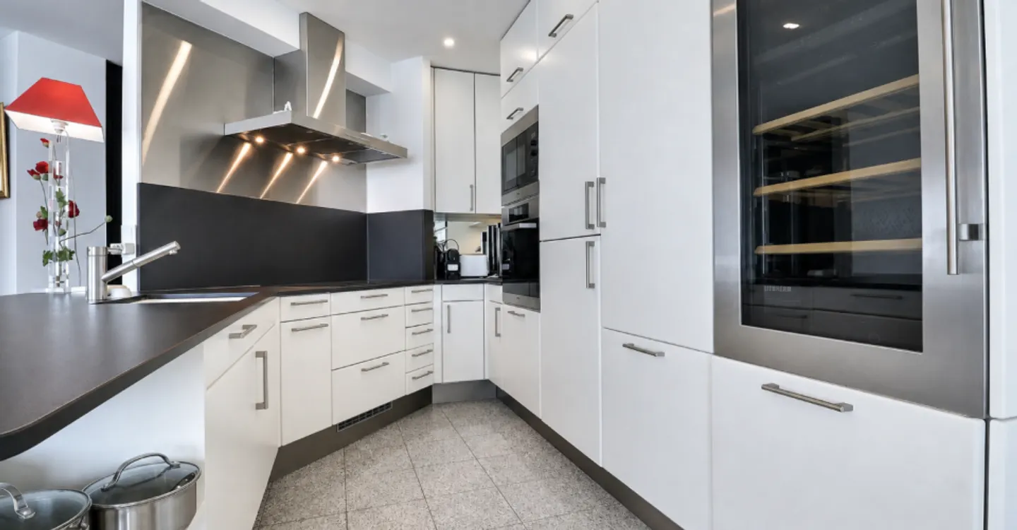 Außergewöhnliches Penthouse mit Panoramablick auf den See und die Berge - Foto 4 von 11