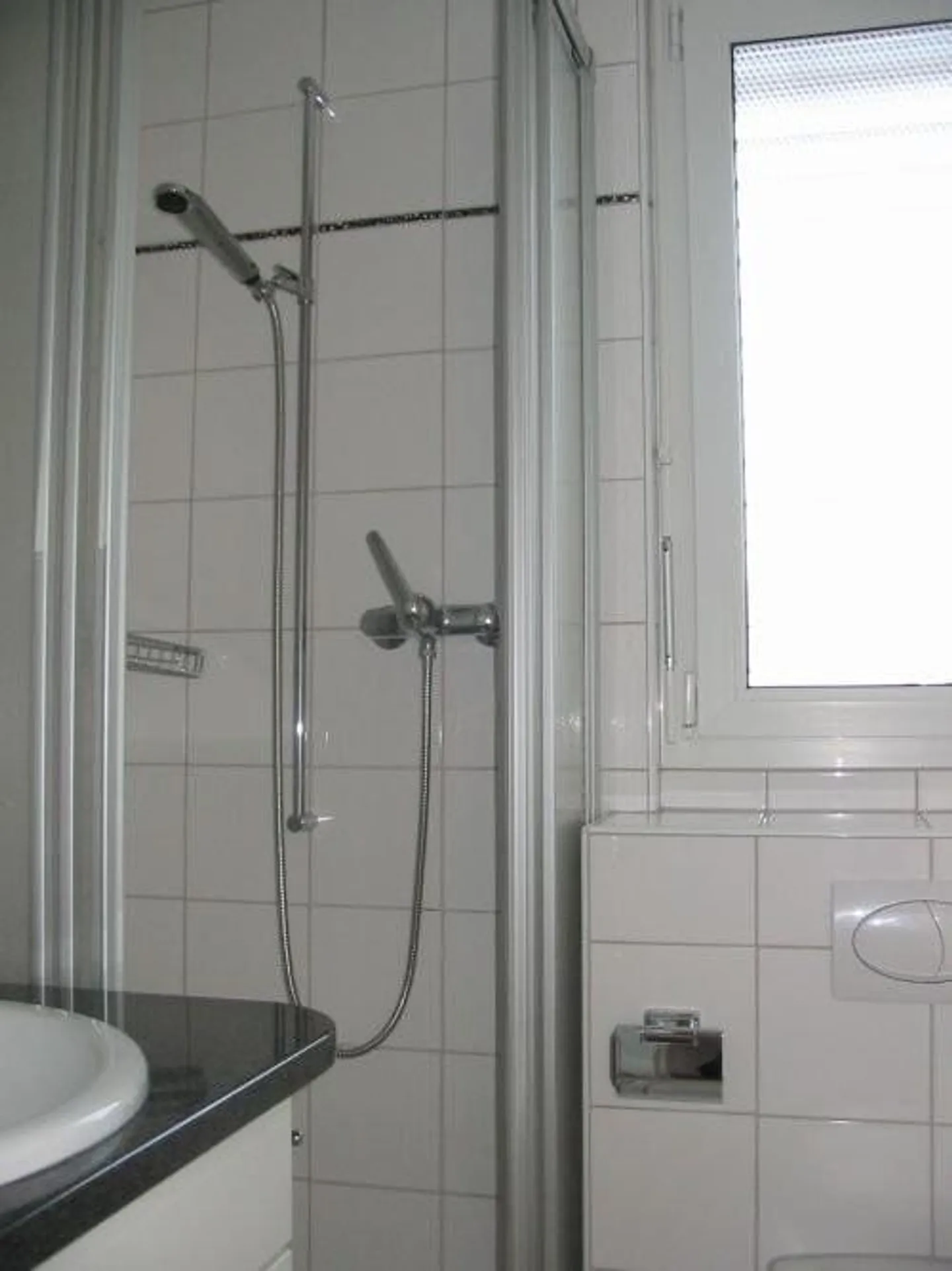 Appartamento in una posizione tranquilla e soleggiata vicino all'ospedale - Foto 3 di 5