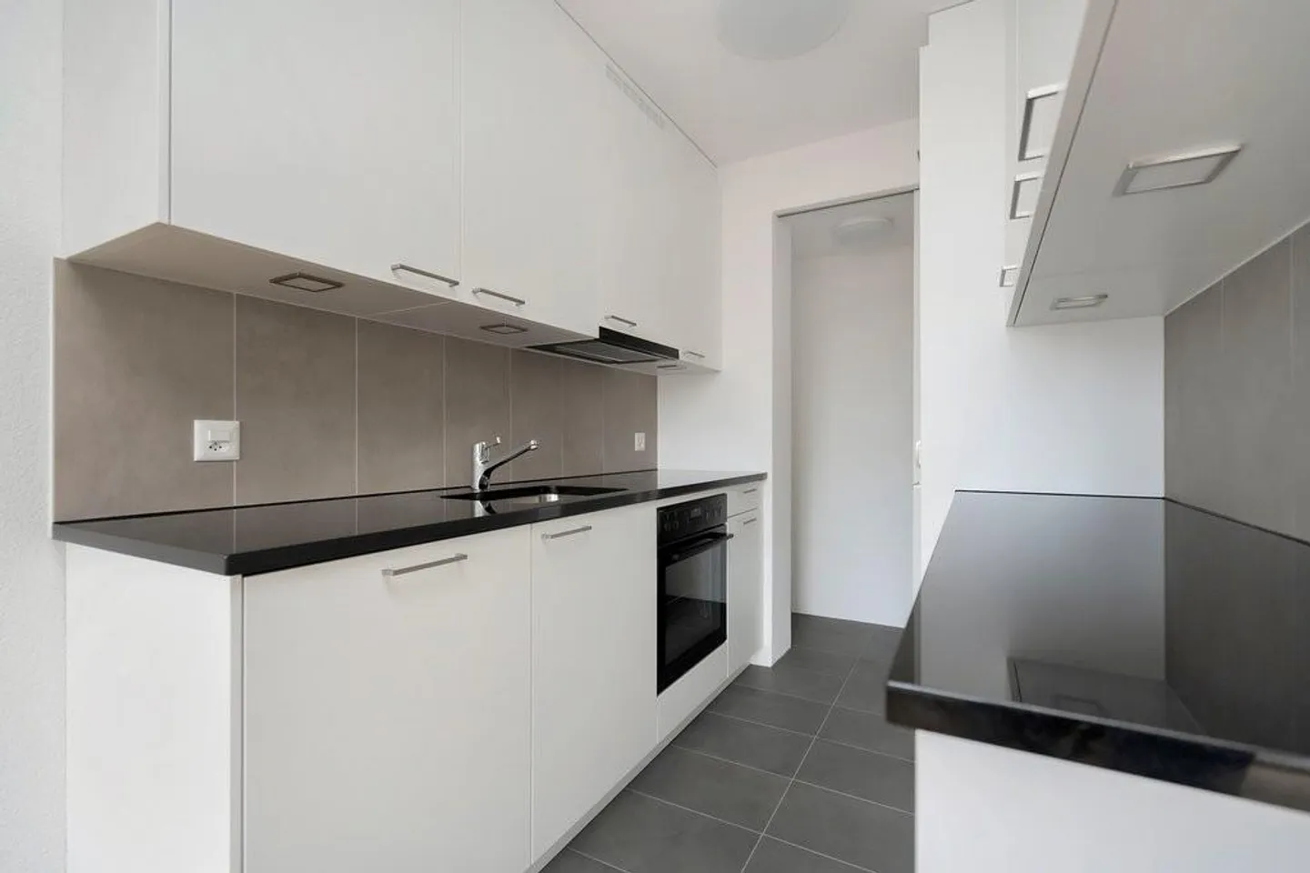Renovierte Wohnung mit Balkonen - Foto 1 von 9
