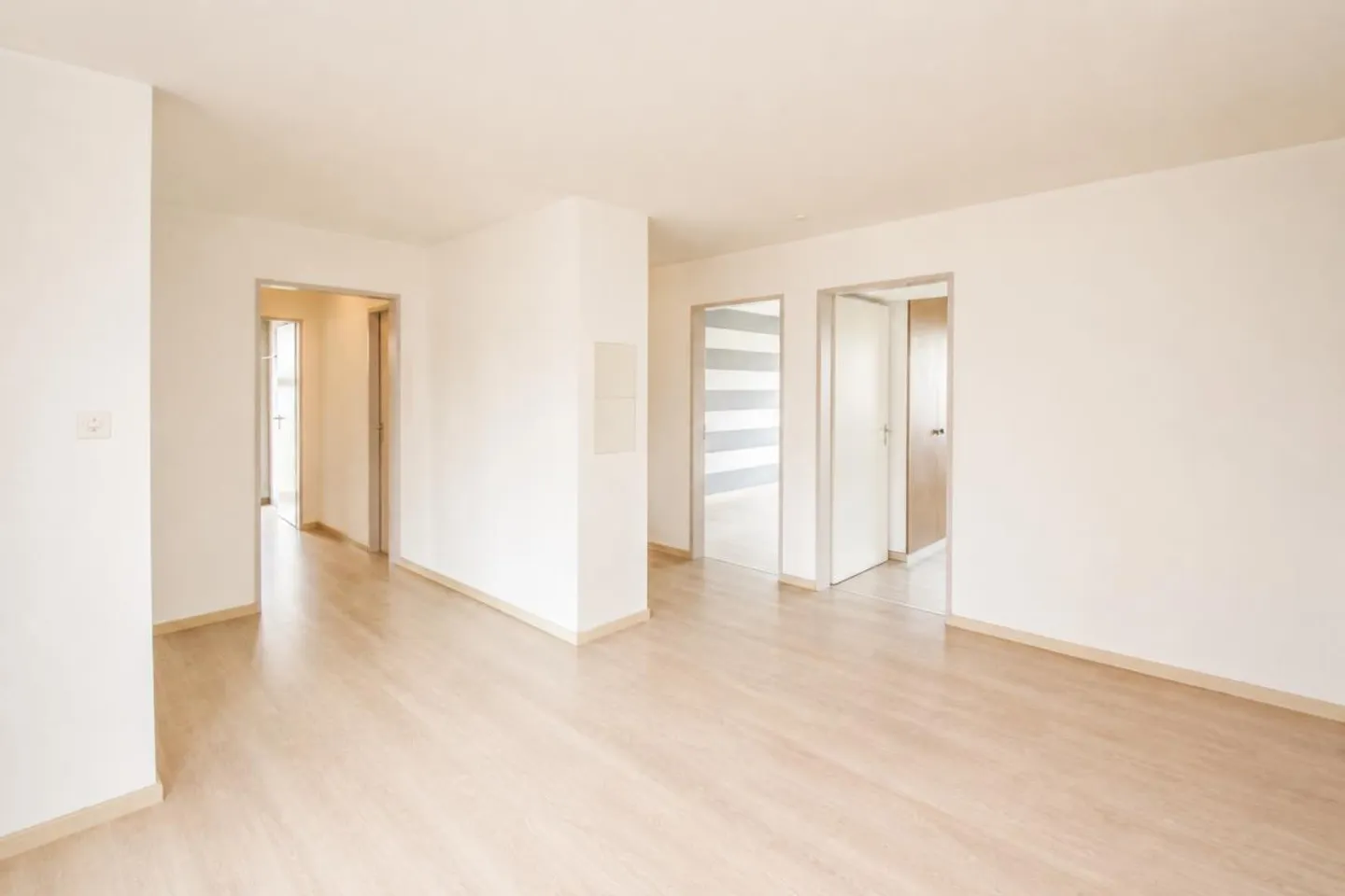 Appartement spacieux de 5,5 pièces dans un emplacement familial à Erlen - Photo 15 sur 19