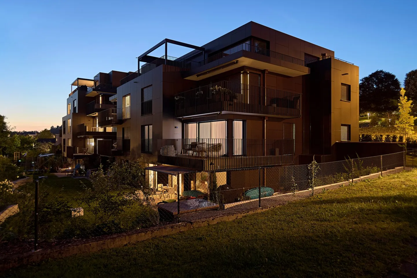 Appartement 3,5 pièces, presque neuf et spacieux, situé au centre, en standard de propriété - Photo 8 sur 8