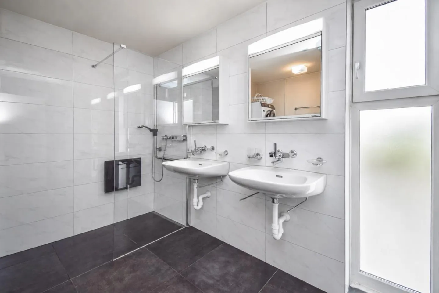 Appartement spacieux de 5,5 pièces dans un emplacement familial à Erlen - Photo 16 sur 19