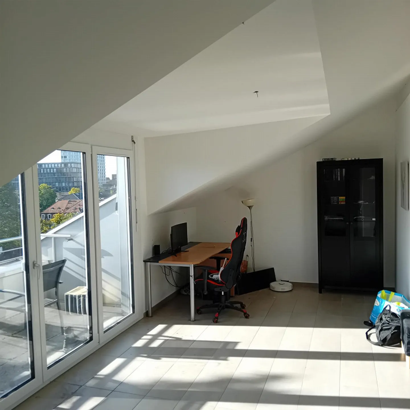 Frisch renovierte helle Wohnung zu vermieten. Sehr nahe am Bahnhof - Foto 3 von 5