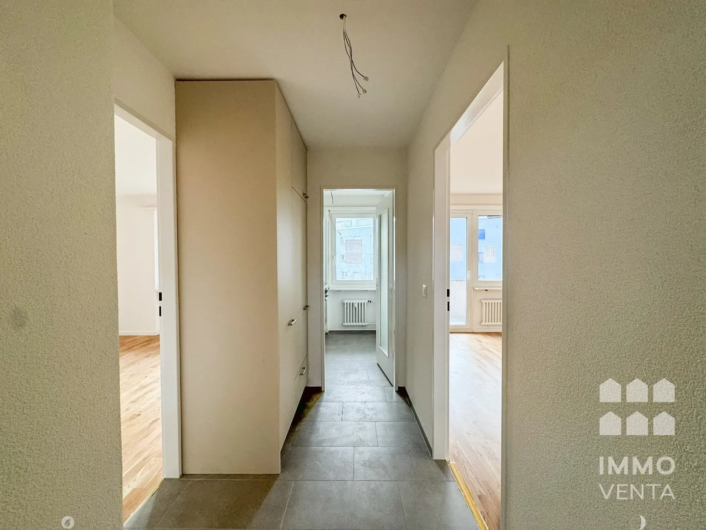 Totalsanierte 2-Zimmer-Wohnung in Biel zu vermieten - Foto 2 von 8