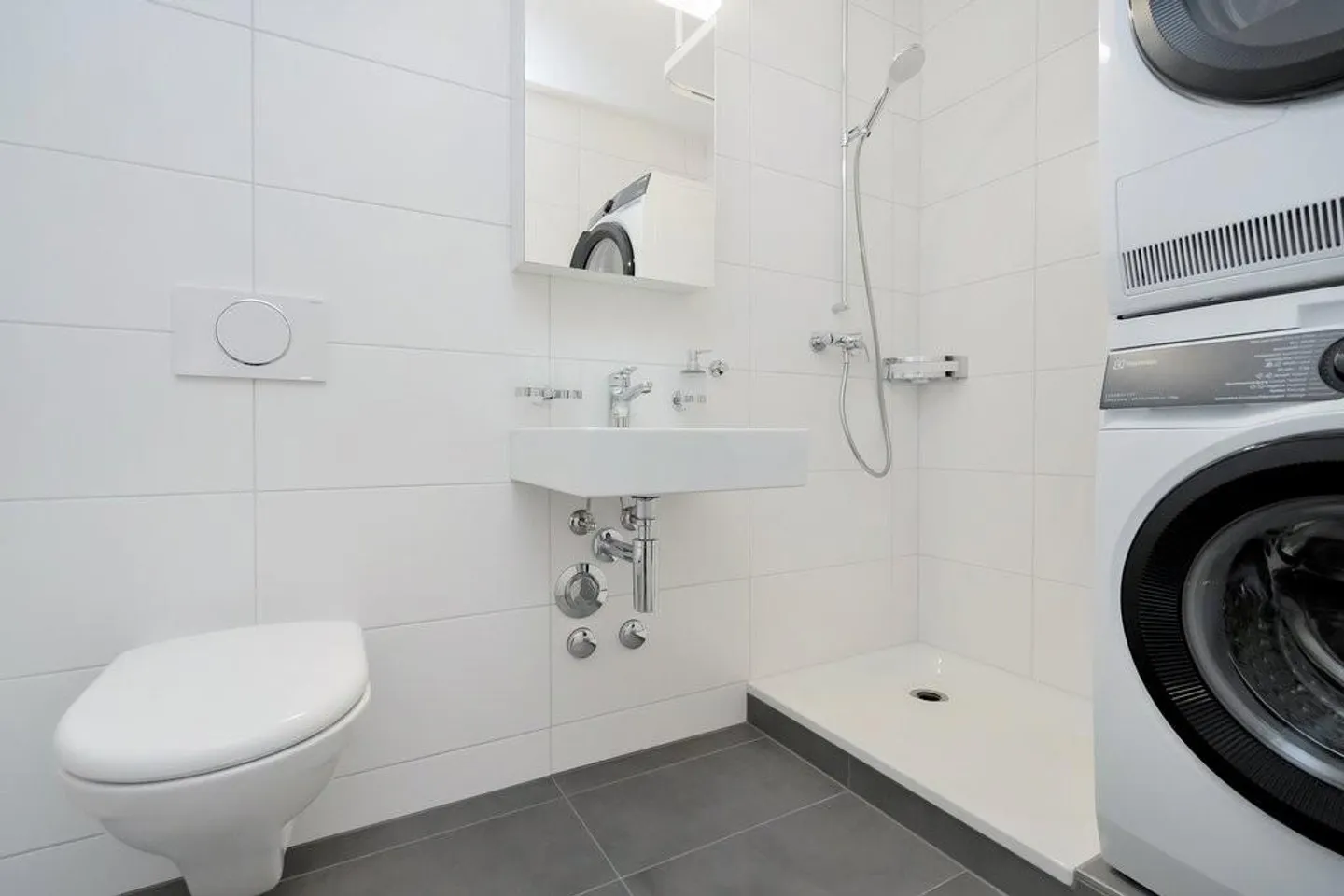 Renovierte Wohnung mit Balkonen - Foto 6 von 9