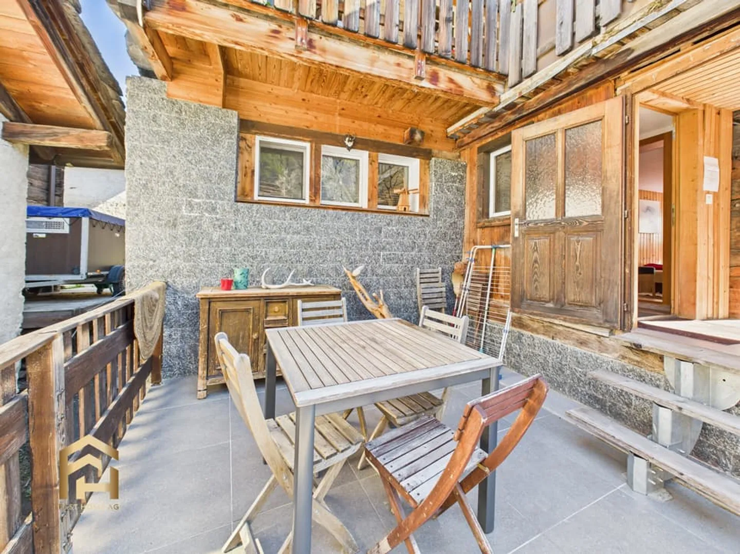 3.5-room apartment with outdoor seating area and balcony, including expandable stable and G - Photo 8 of 13