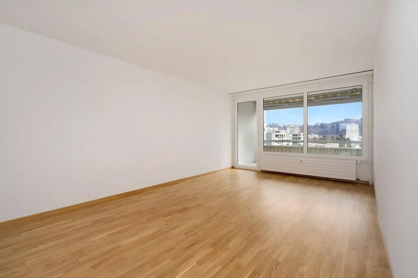 Renovierte Wohnung mit Balkonen - Foto 4 von 9