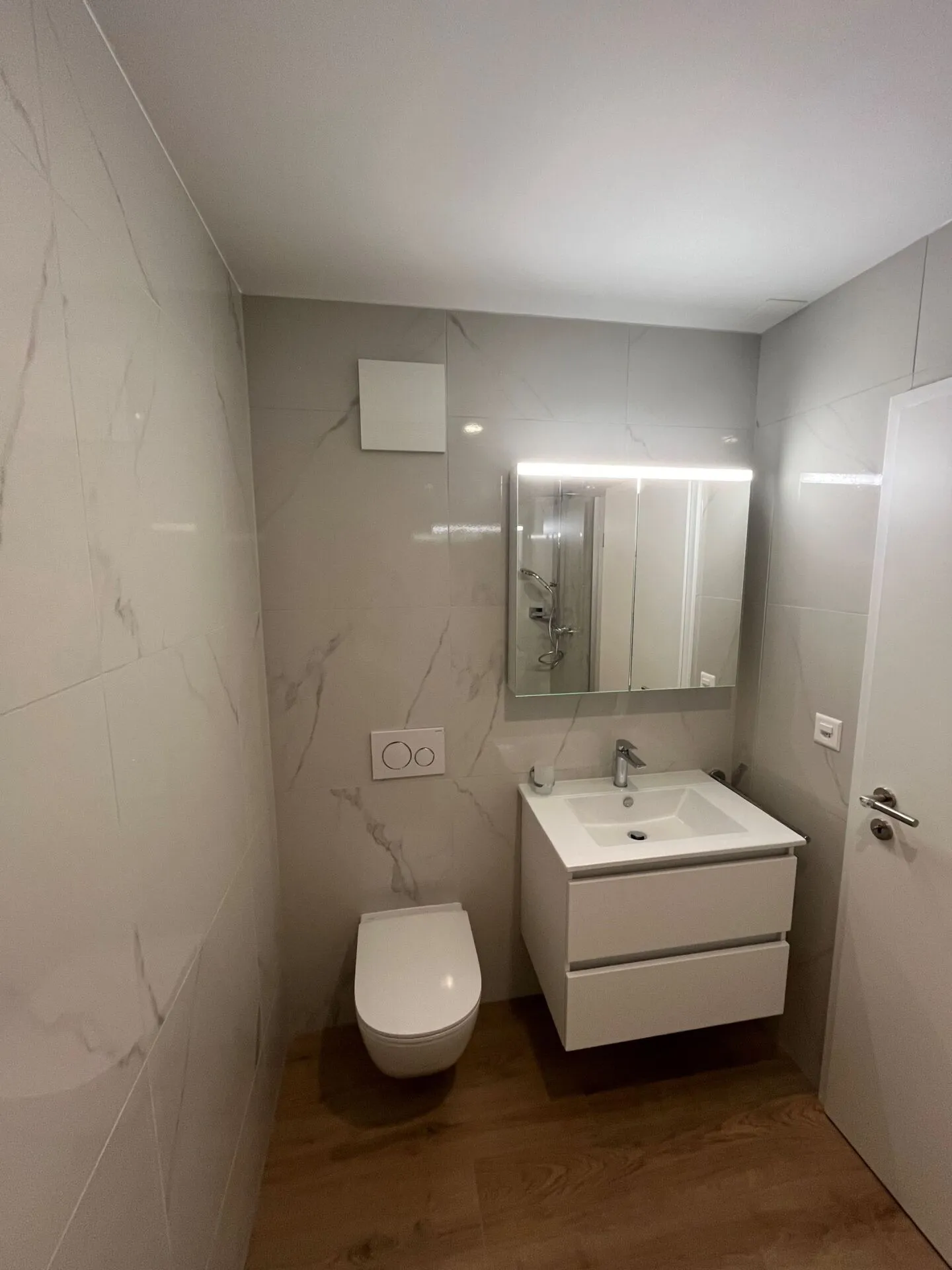 GRENAT-GRYON - STUDIO IN AFFITTO PER L'ANNO O PER LA STAGIONE INVERNALE - Foto 3 di 9