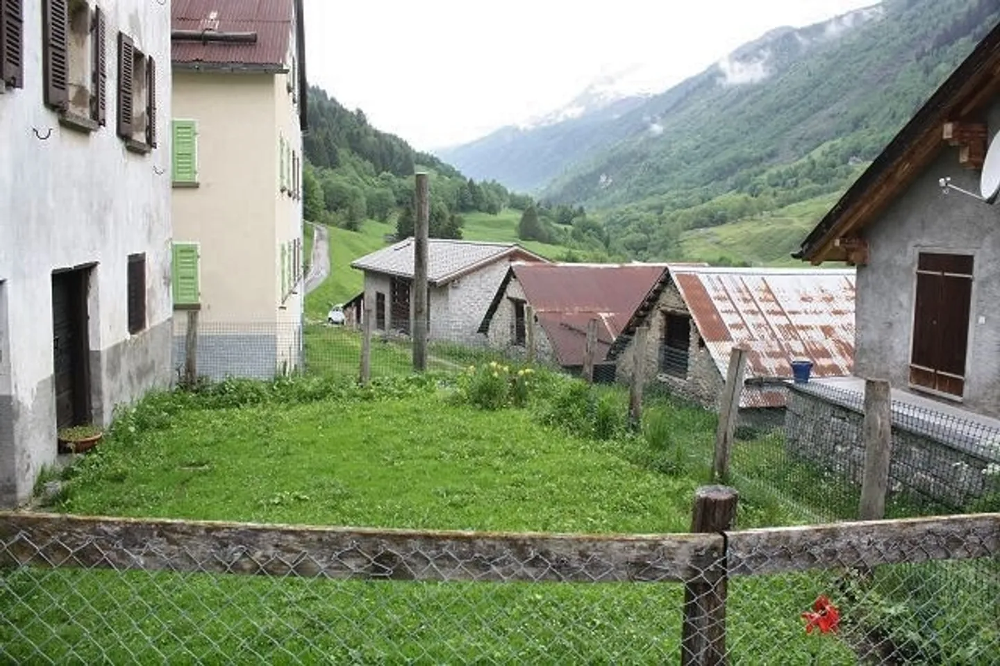 Grande casa di villaggio con giardino e vista - Foto 3 di 11