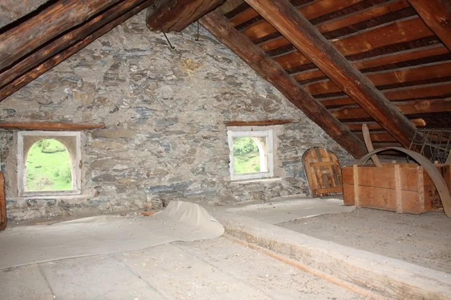 Grande casa di villaggio con giardino e vista - Foto 9 di 11
